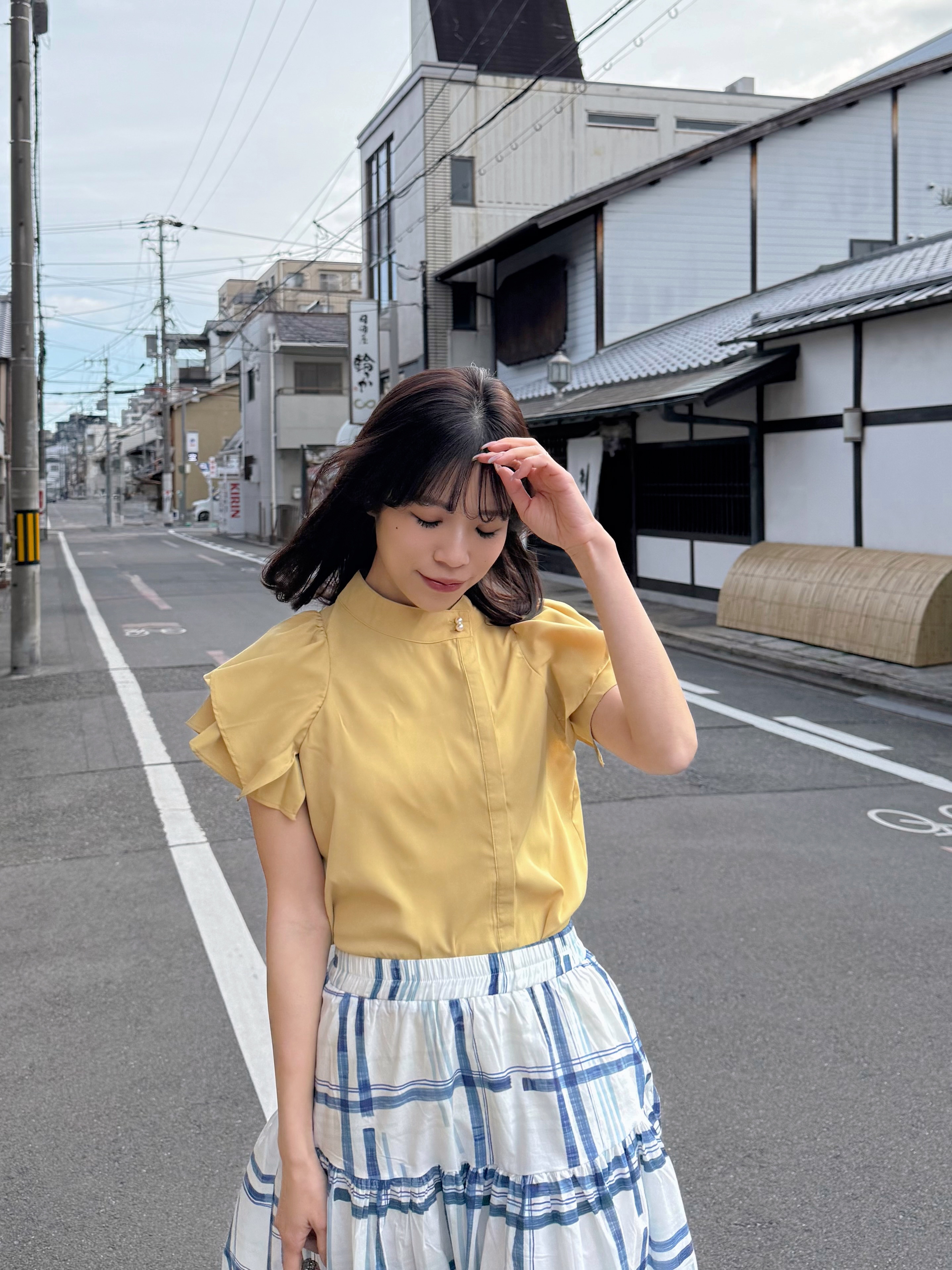 2色•淨色珍珠領飄飄傘袖雪紡上衣