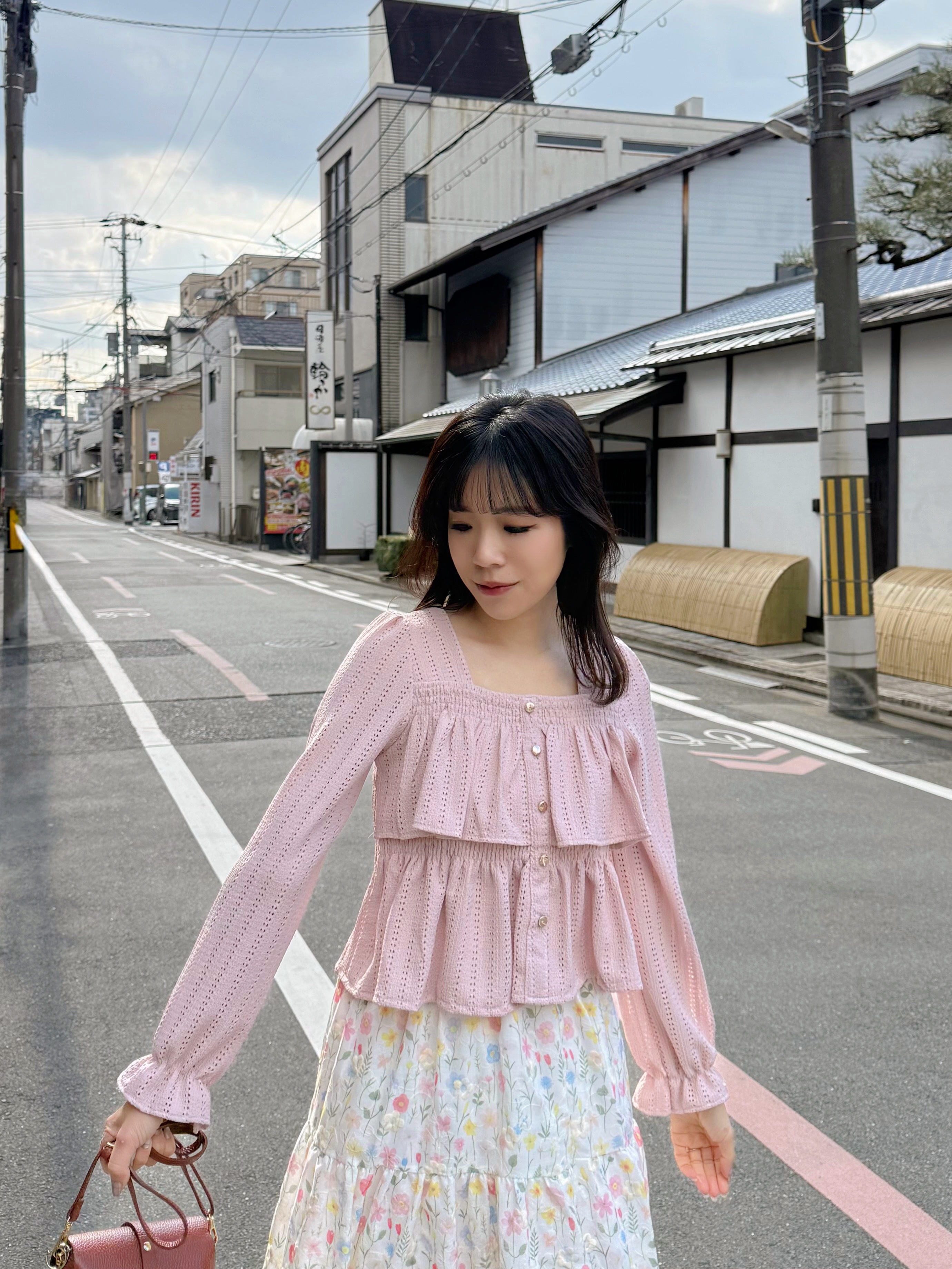 方領波浪層次上衣