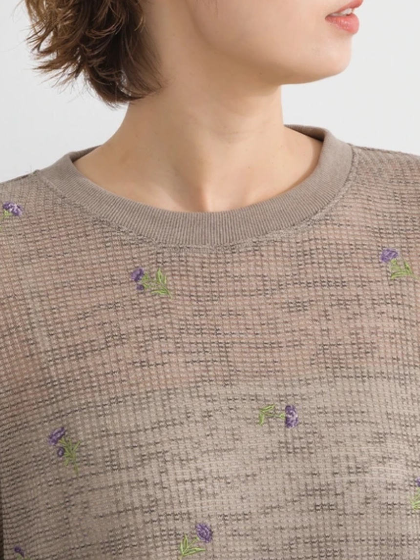 3色• 7分袖刺繡薄款上衣