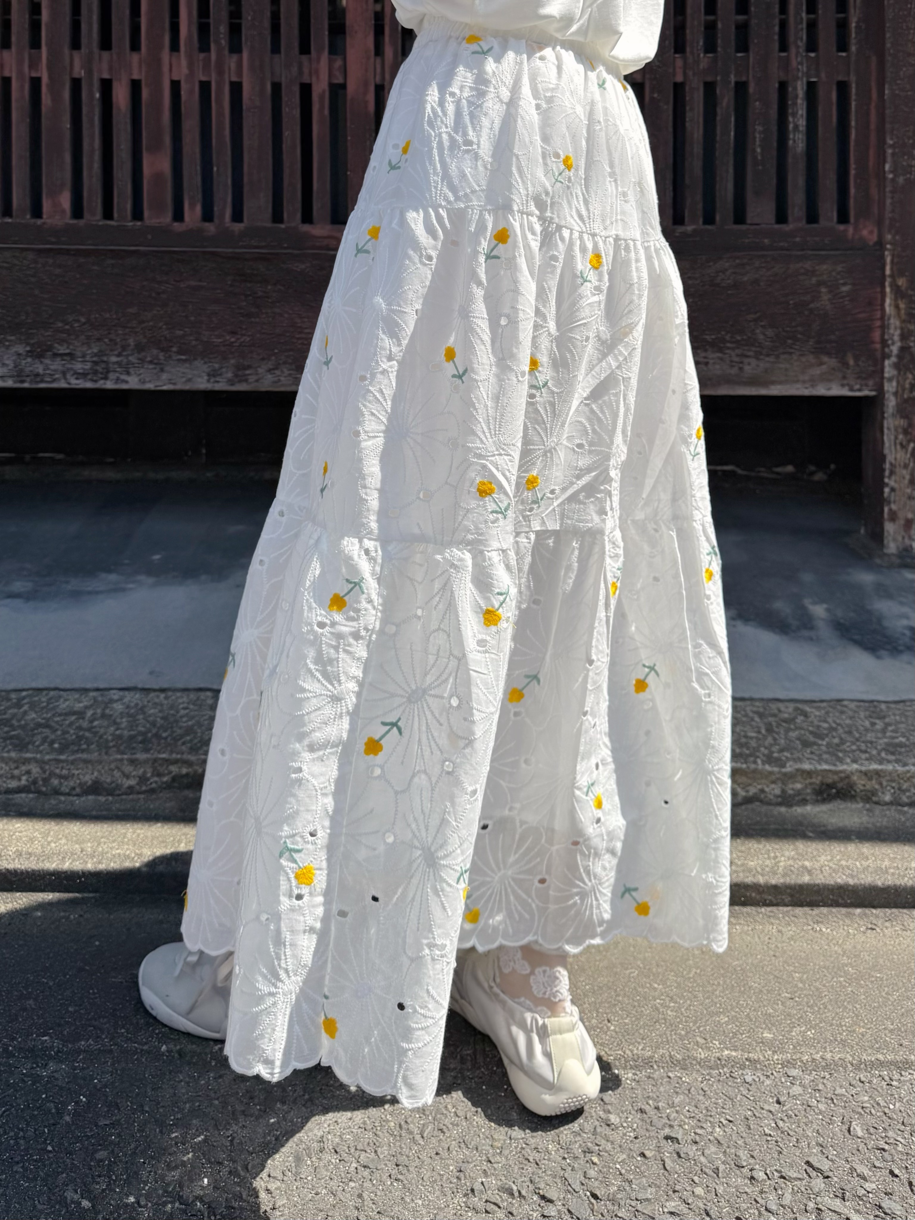 2色•刺繡小花鏤空長款半身裙