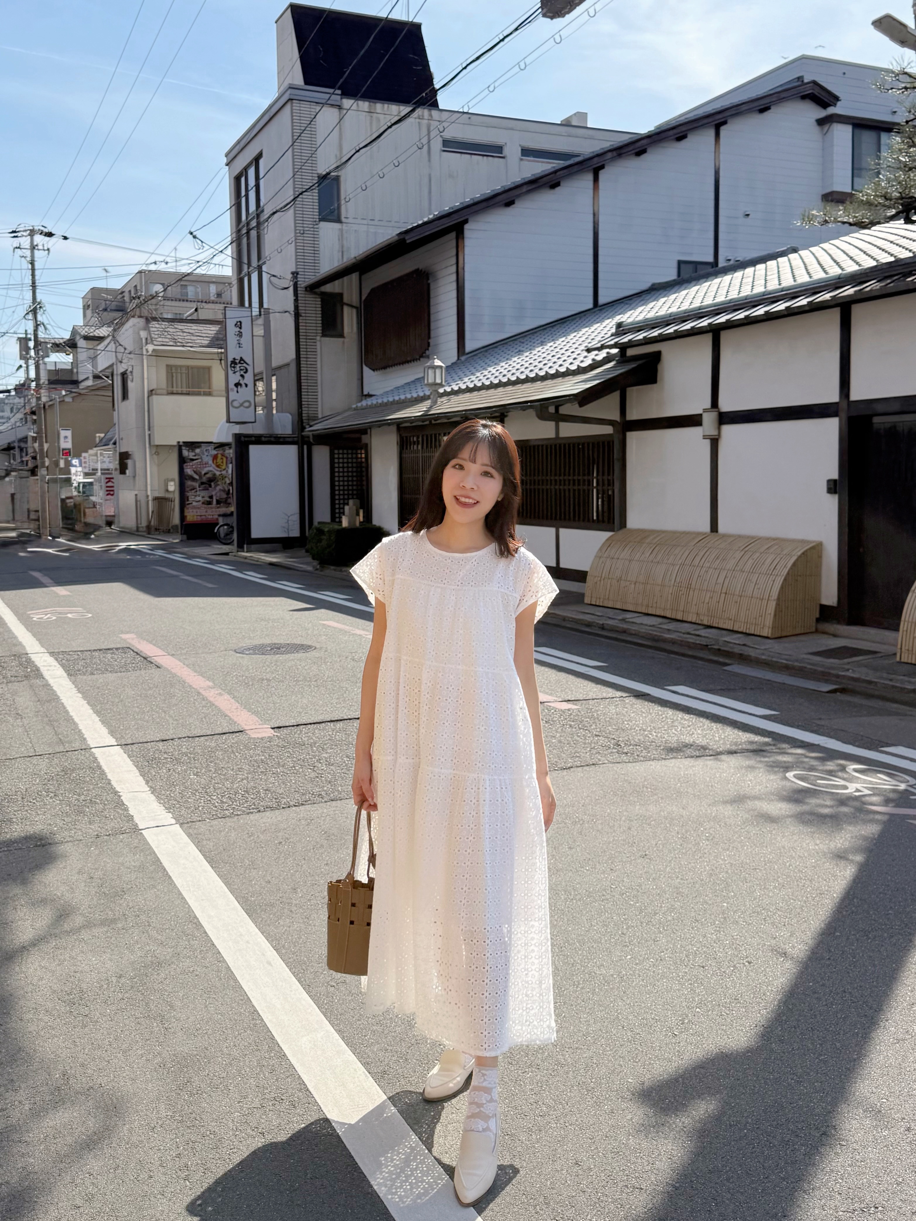 刺繡鏤空純綿短袖連身裙