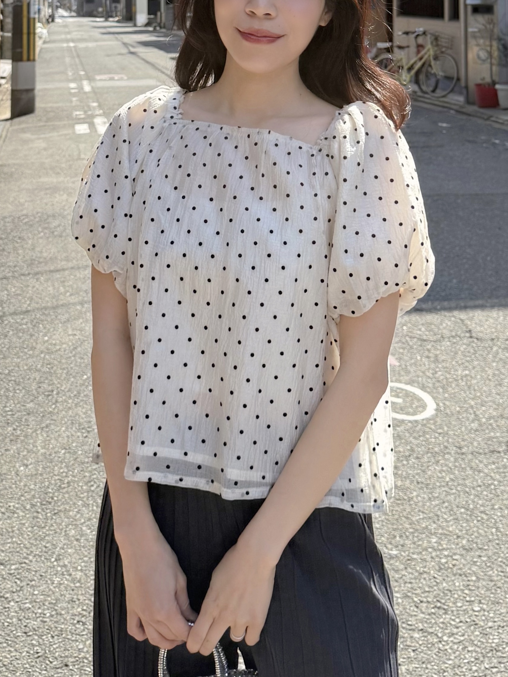 波點方領泡泡袖雪紡上衣