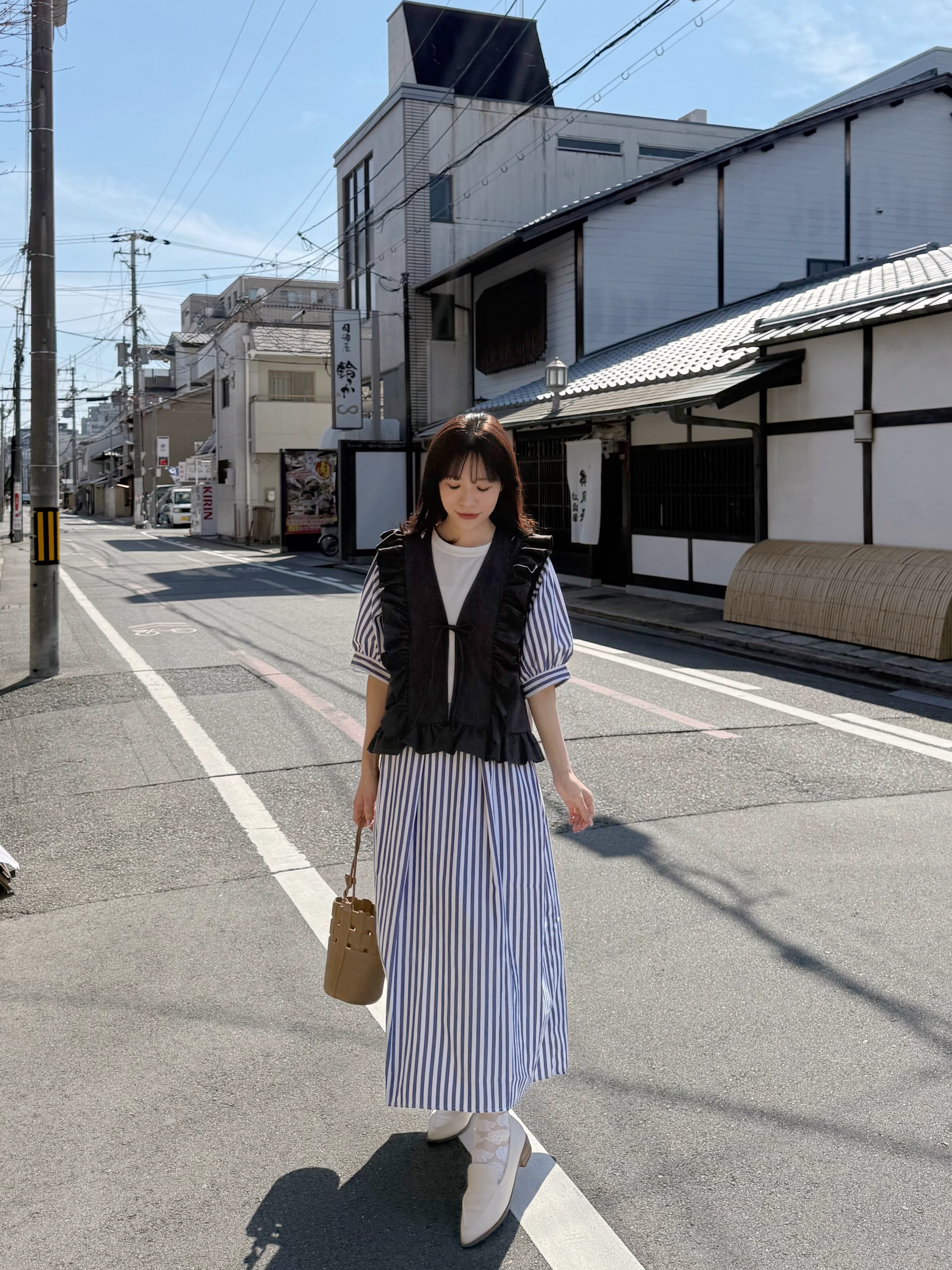 2色•波浪邊蝴蝶結背心