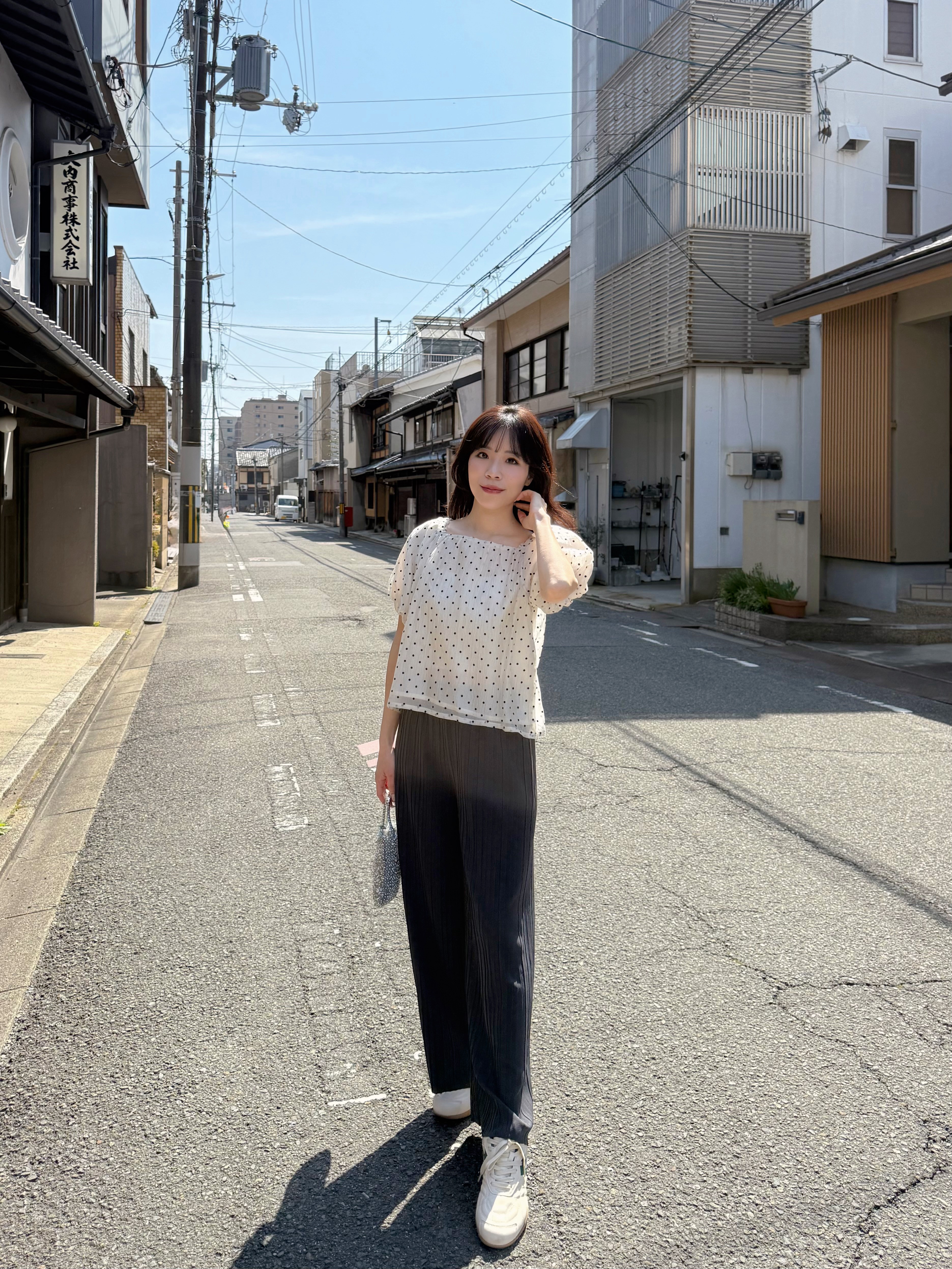 波點方領泡泡袖雪紡上衣