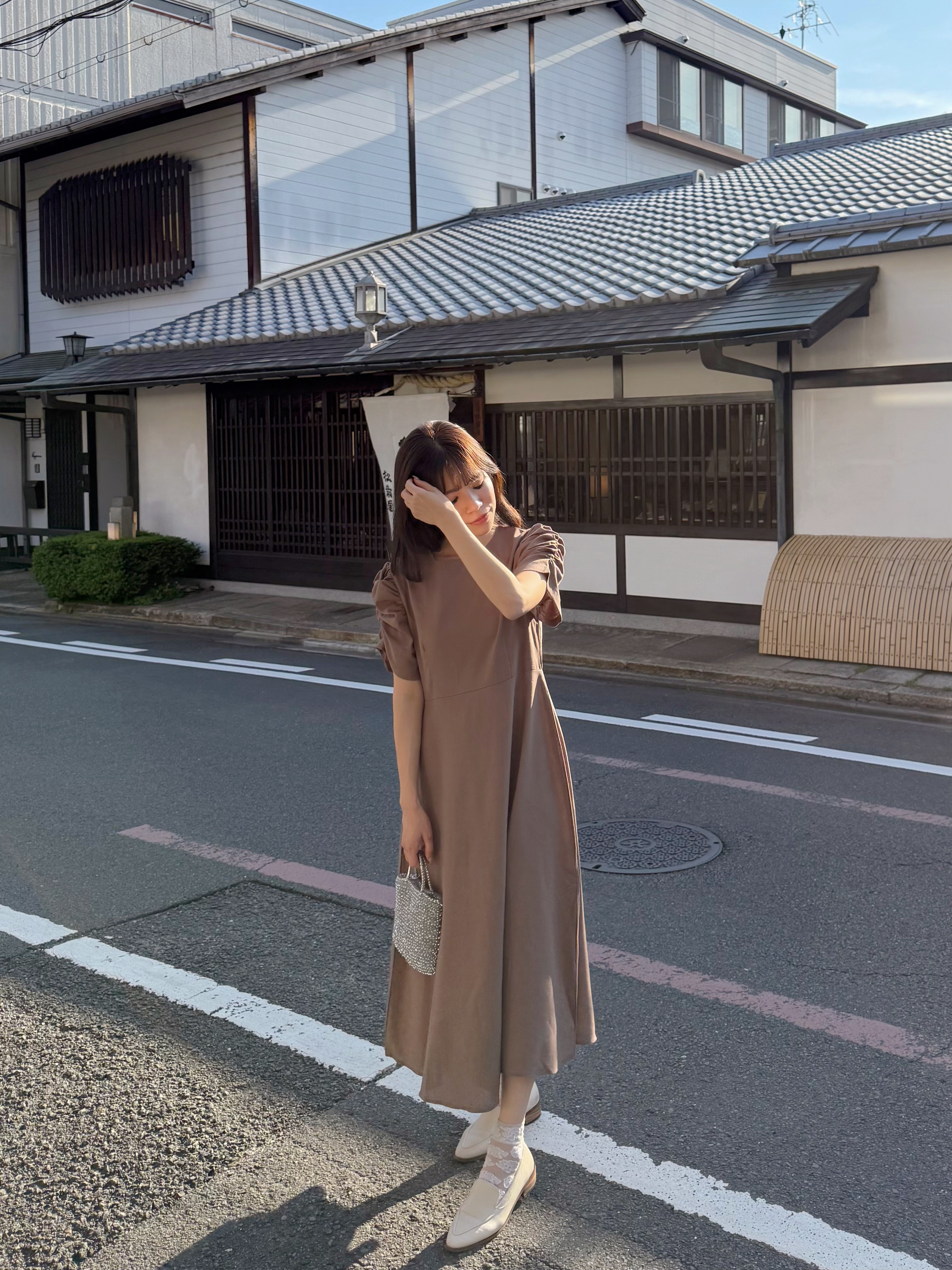 2色•淨色簡約公主袖修腰連身裙