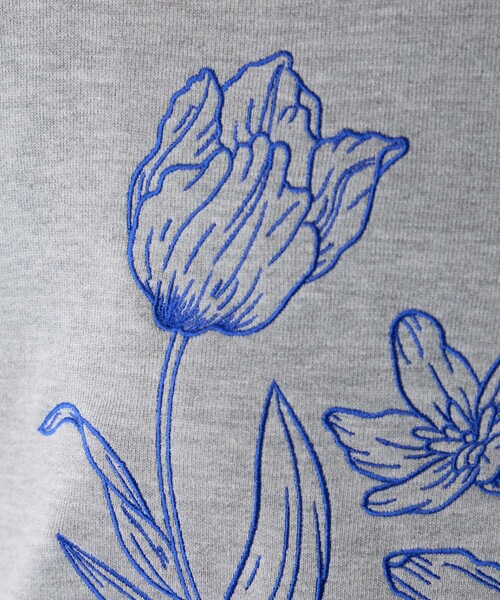 5色•花卉刺繡圓領衛衣