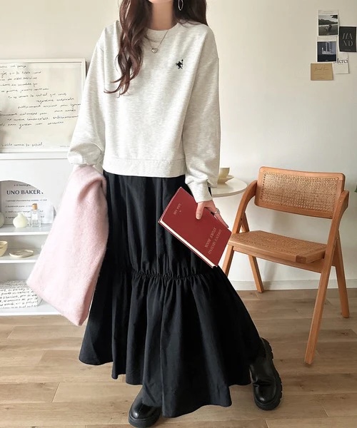 胸前刺繡拼接連身裙