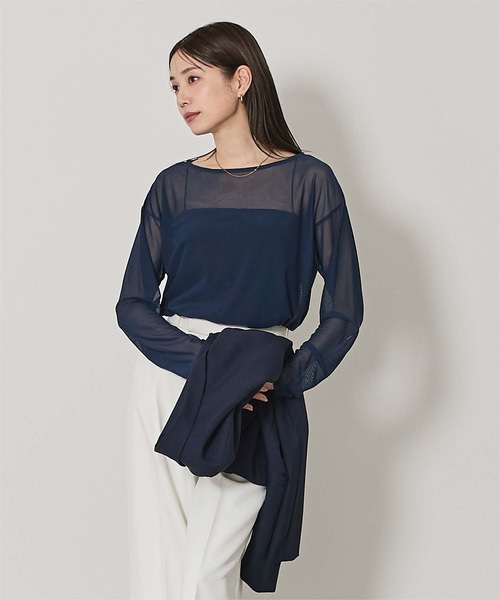 半透款寬領上衣