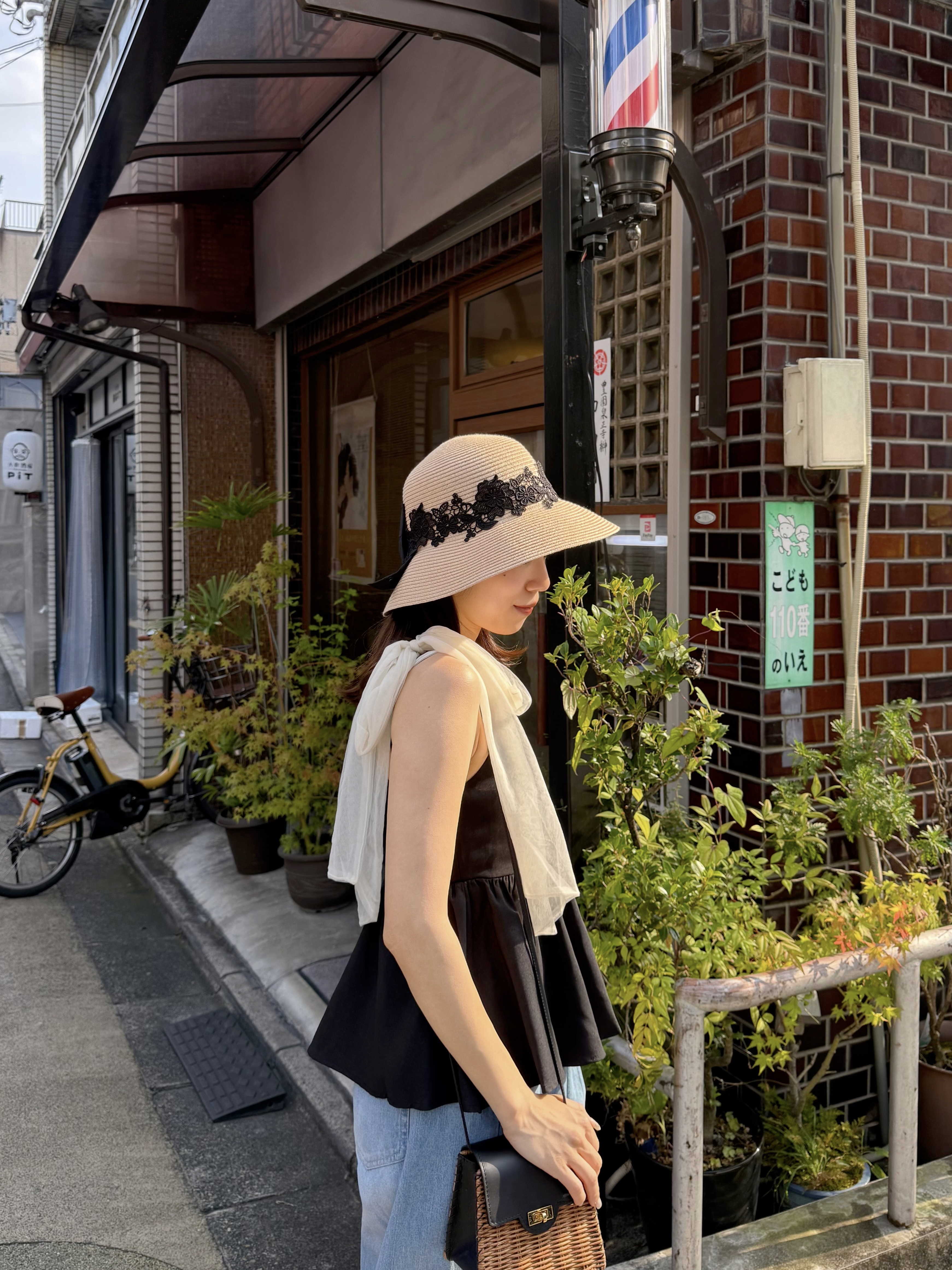 紗紗蝴蝶結肩帶背心