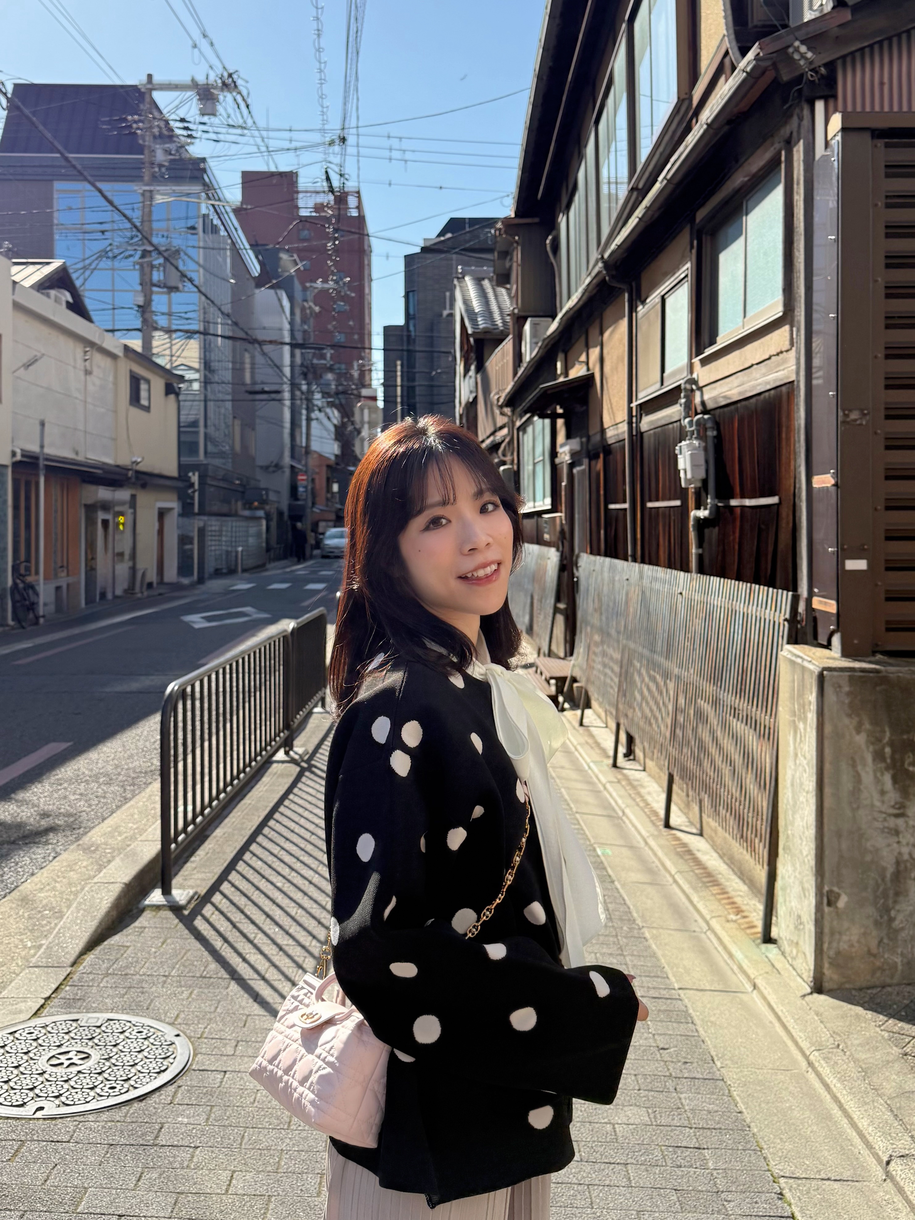 2色•波點防起毛粒針織拉鍊外套