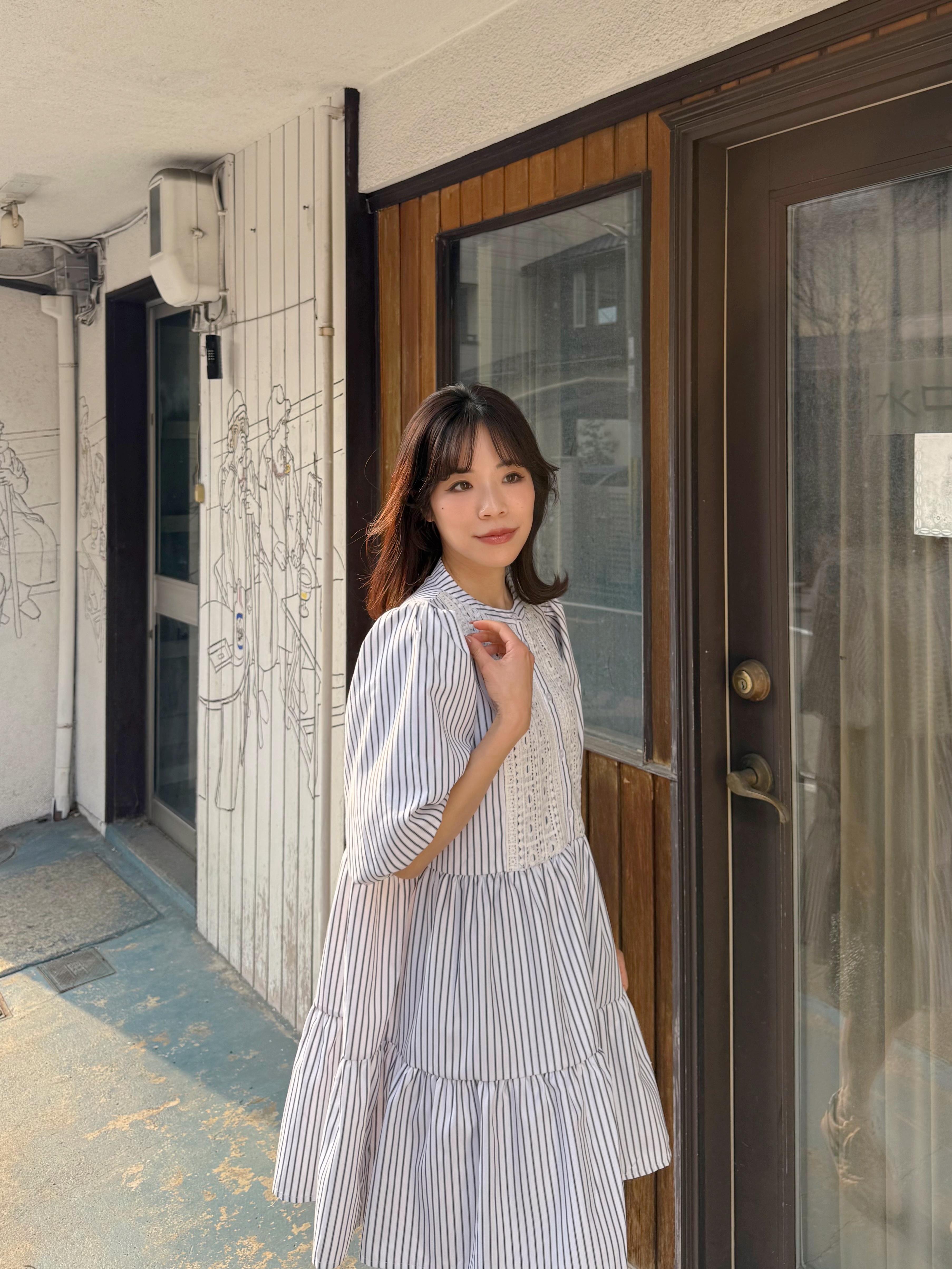 刺繡直條紋泡泡袖雪紡連身裙