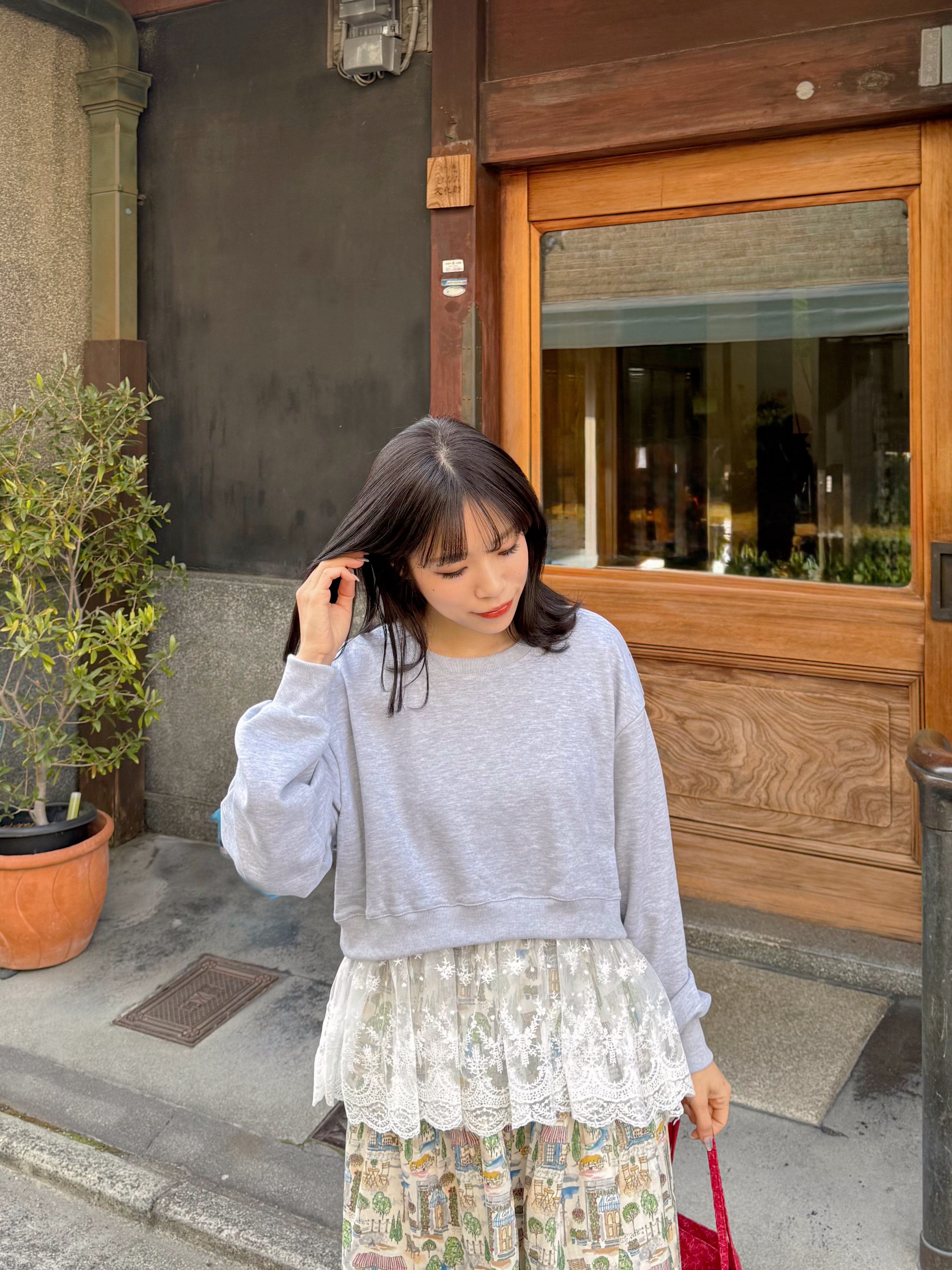 蕾絲傘擺無加厚衛衣