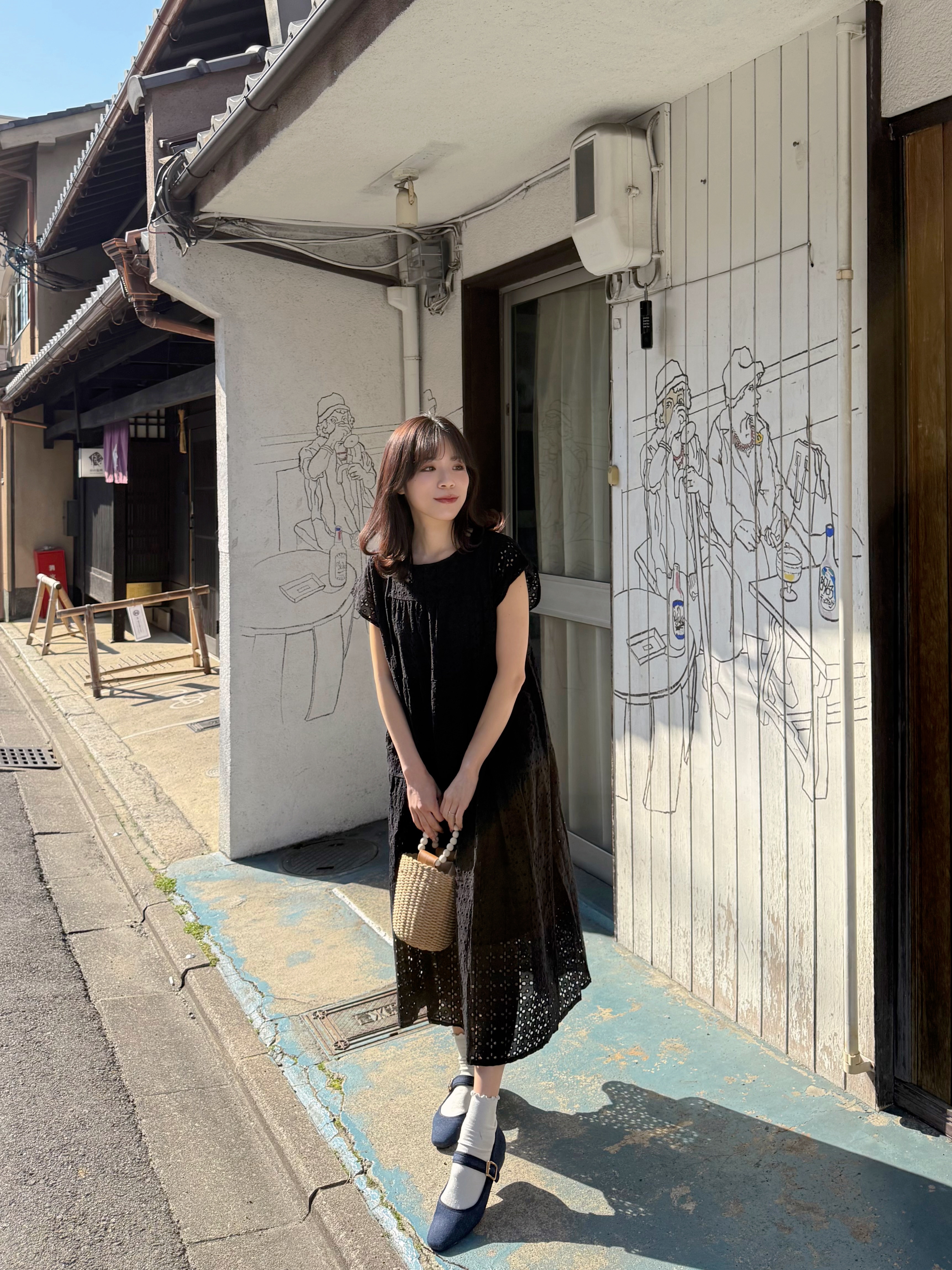 2色•刺繡鏤空純綿短袖連身裙