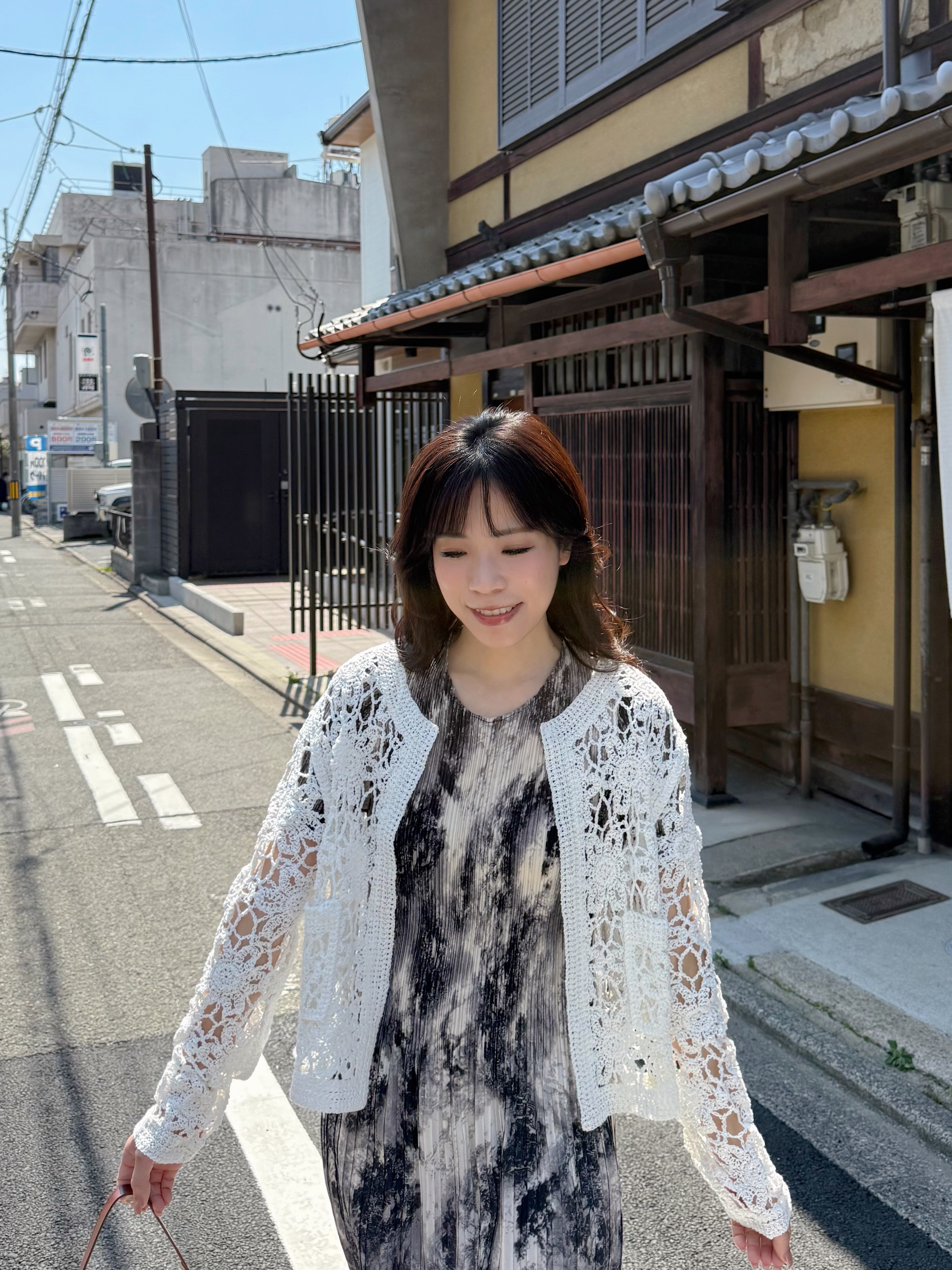 鏤空鈎花圓領外套