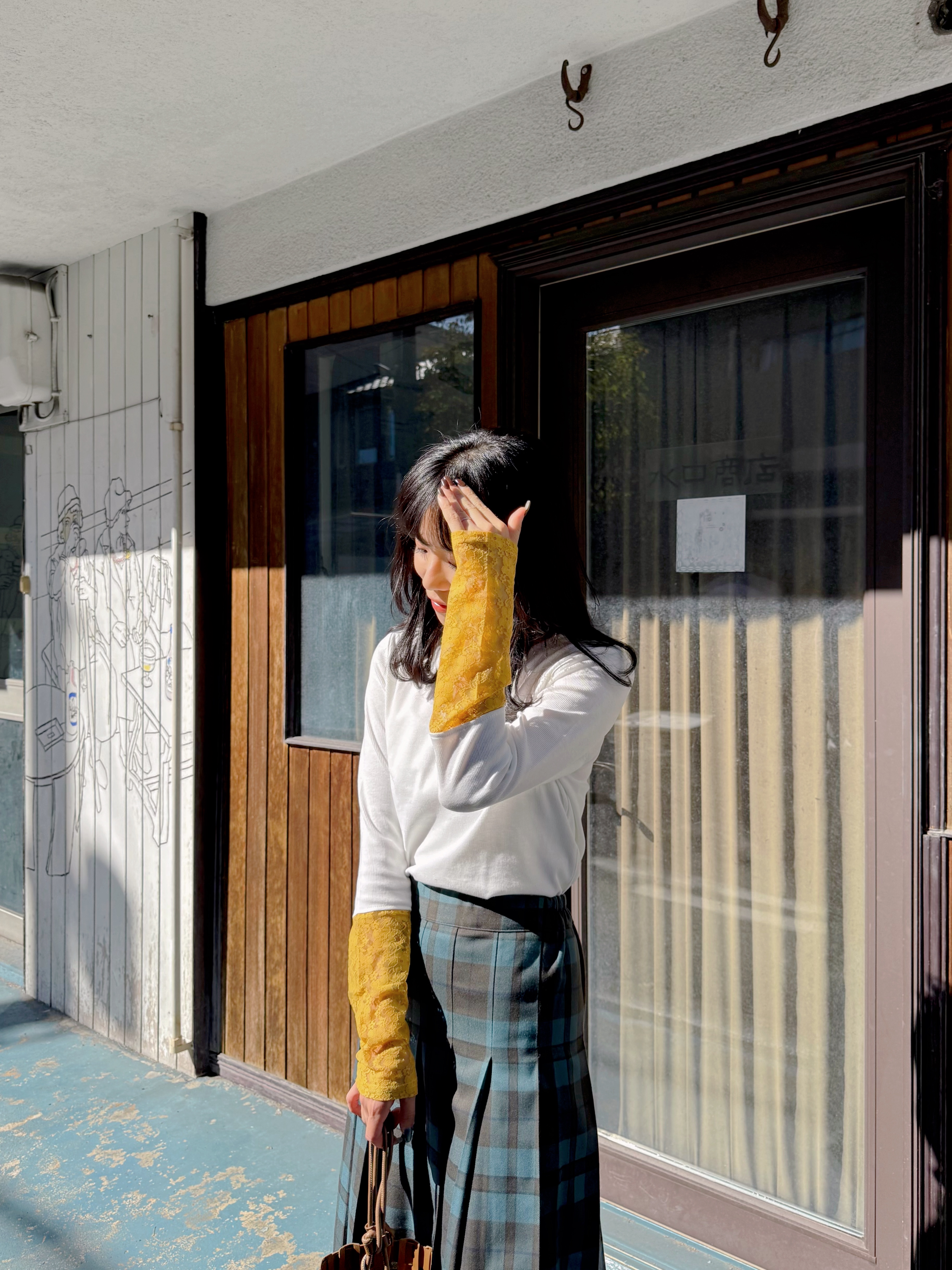 12色•蕾絲/ 閃閃拼袖半透上衣