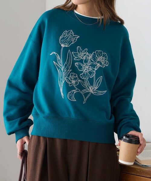 5色•花卉刺繡圓領衛衣