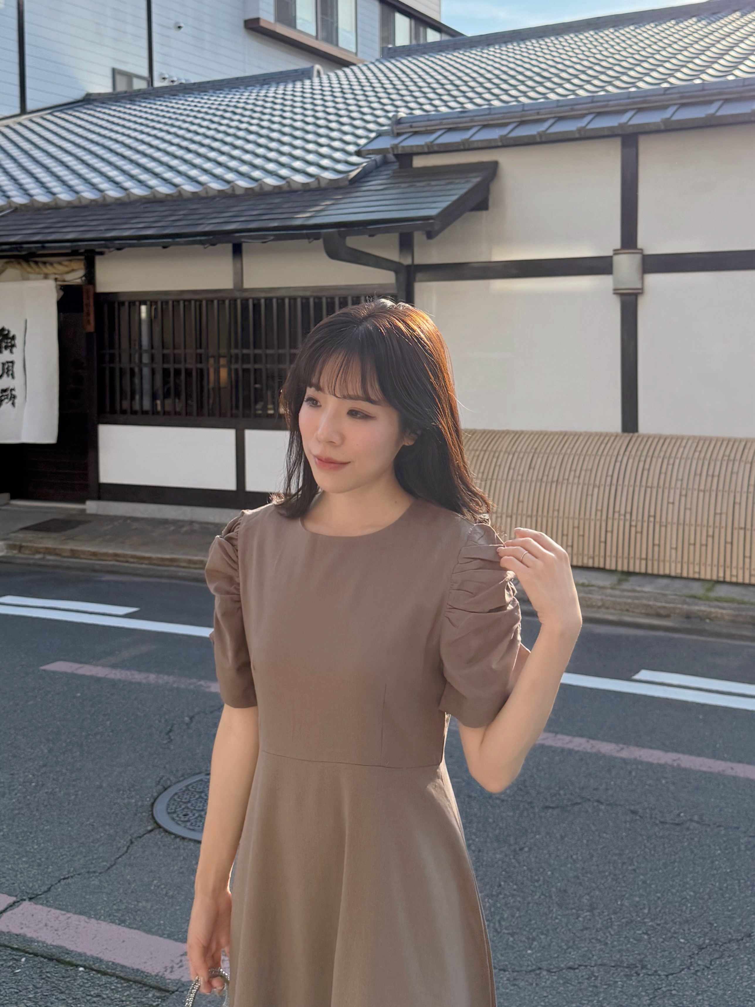 2色•淨色簡約公主袖修腰連身裙