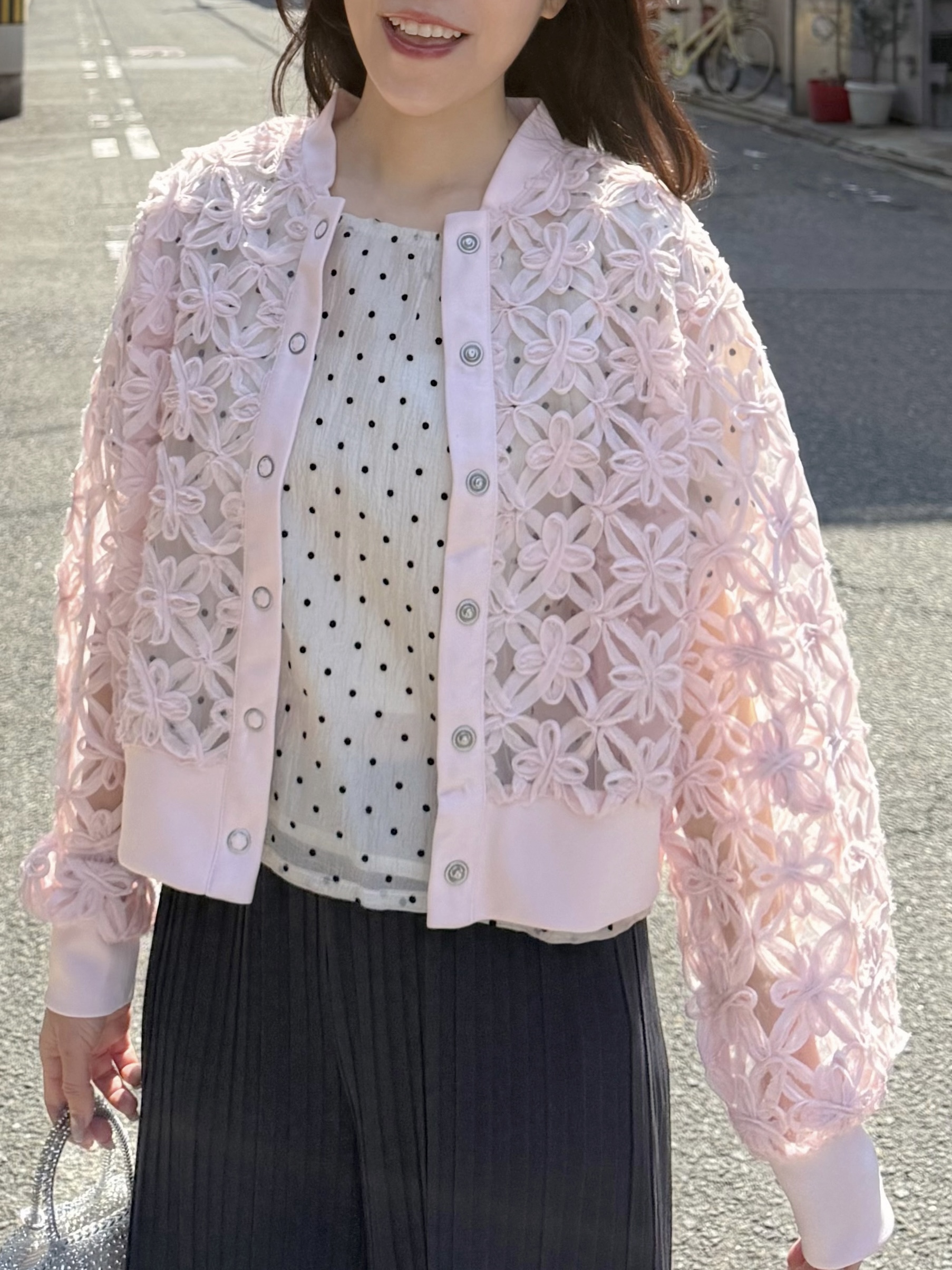 4色．立體紗網花圓領外套