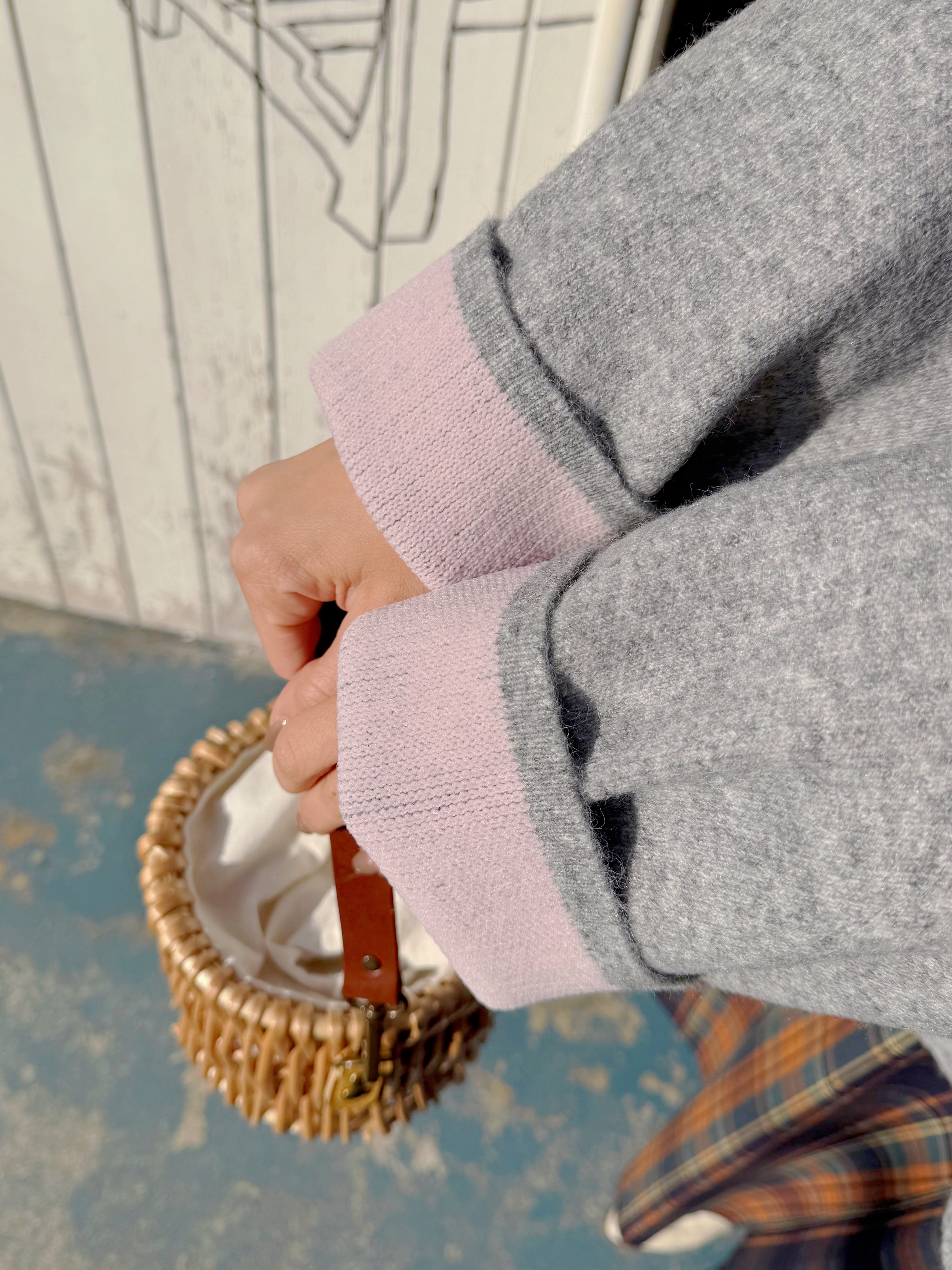 4色•拼色金扣中長款針織外套