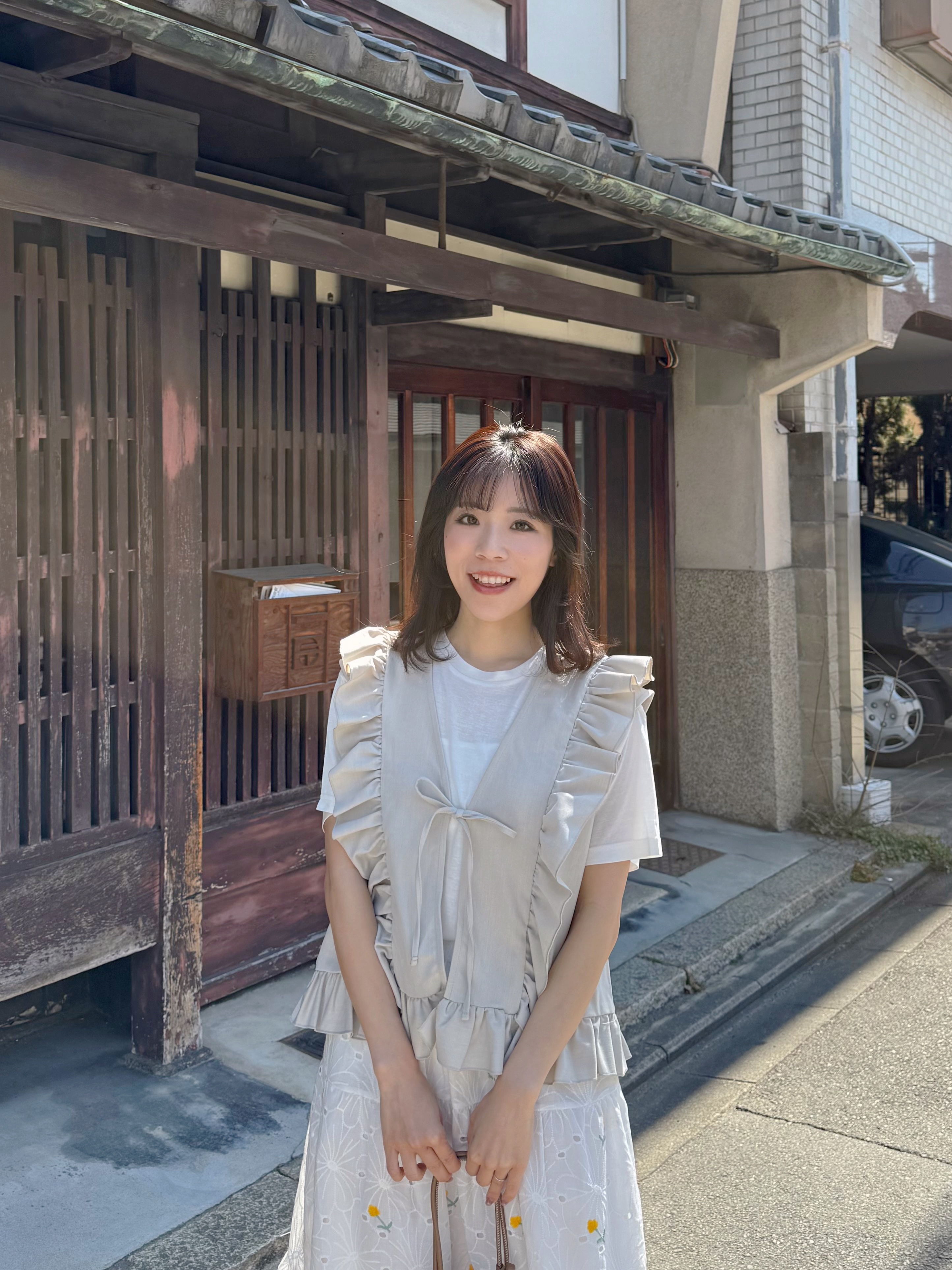 2色•波浪邊蝴蝶結背心