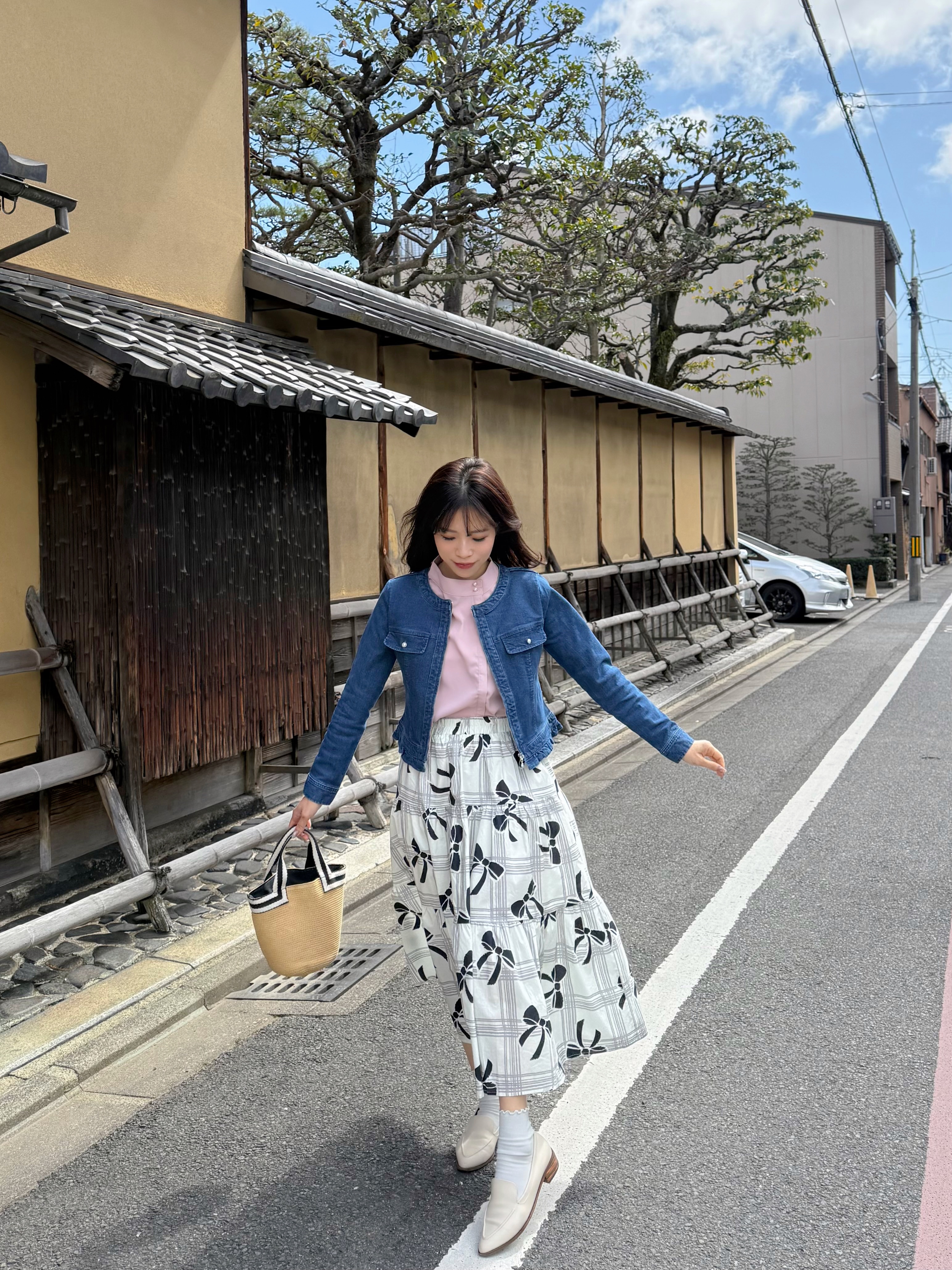 波浪壓摺拉鍊牛仔外套