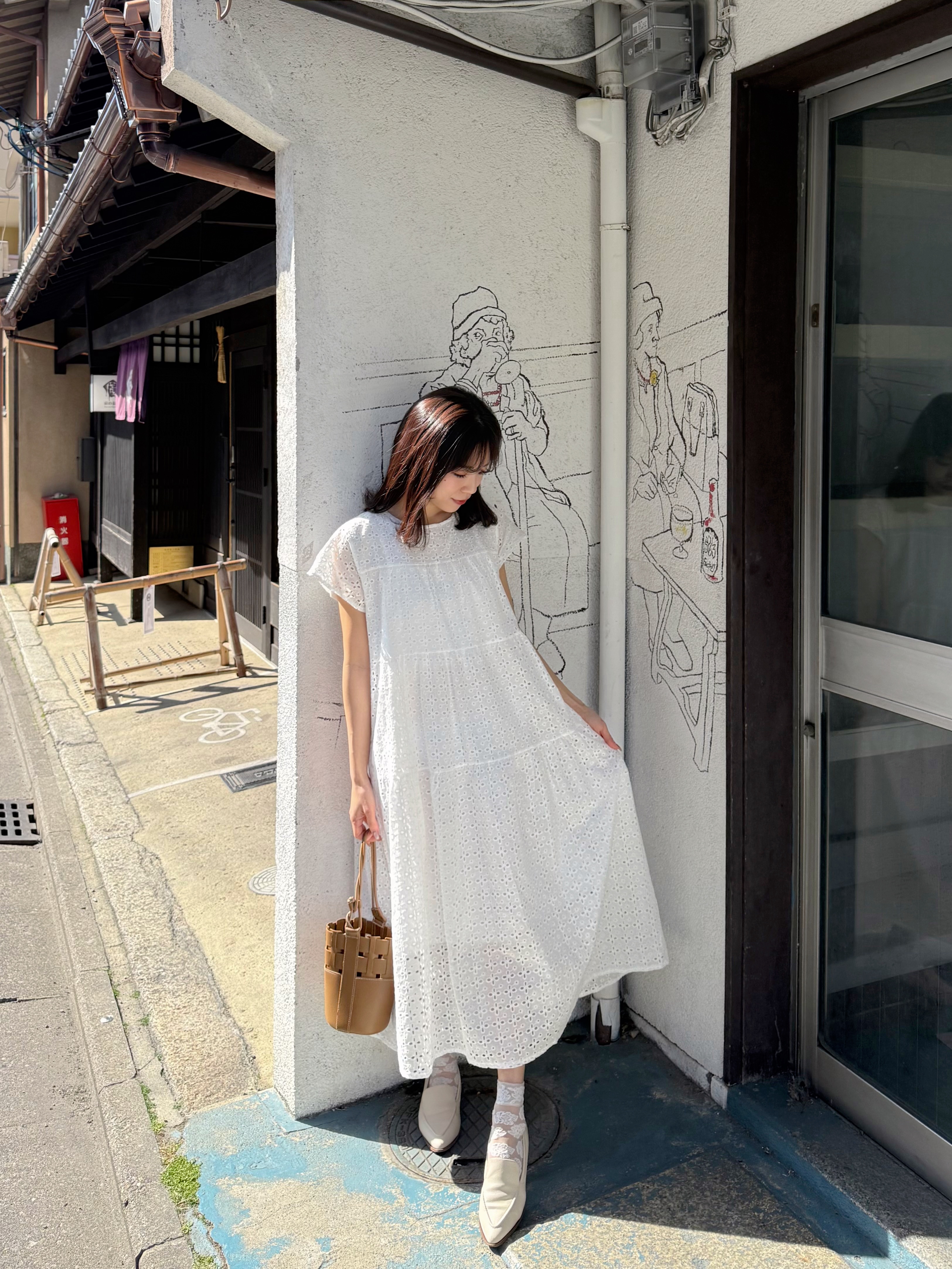 刺繡鏤空純綿短袖連身裙