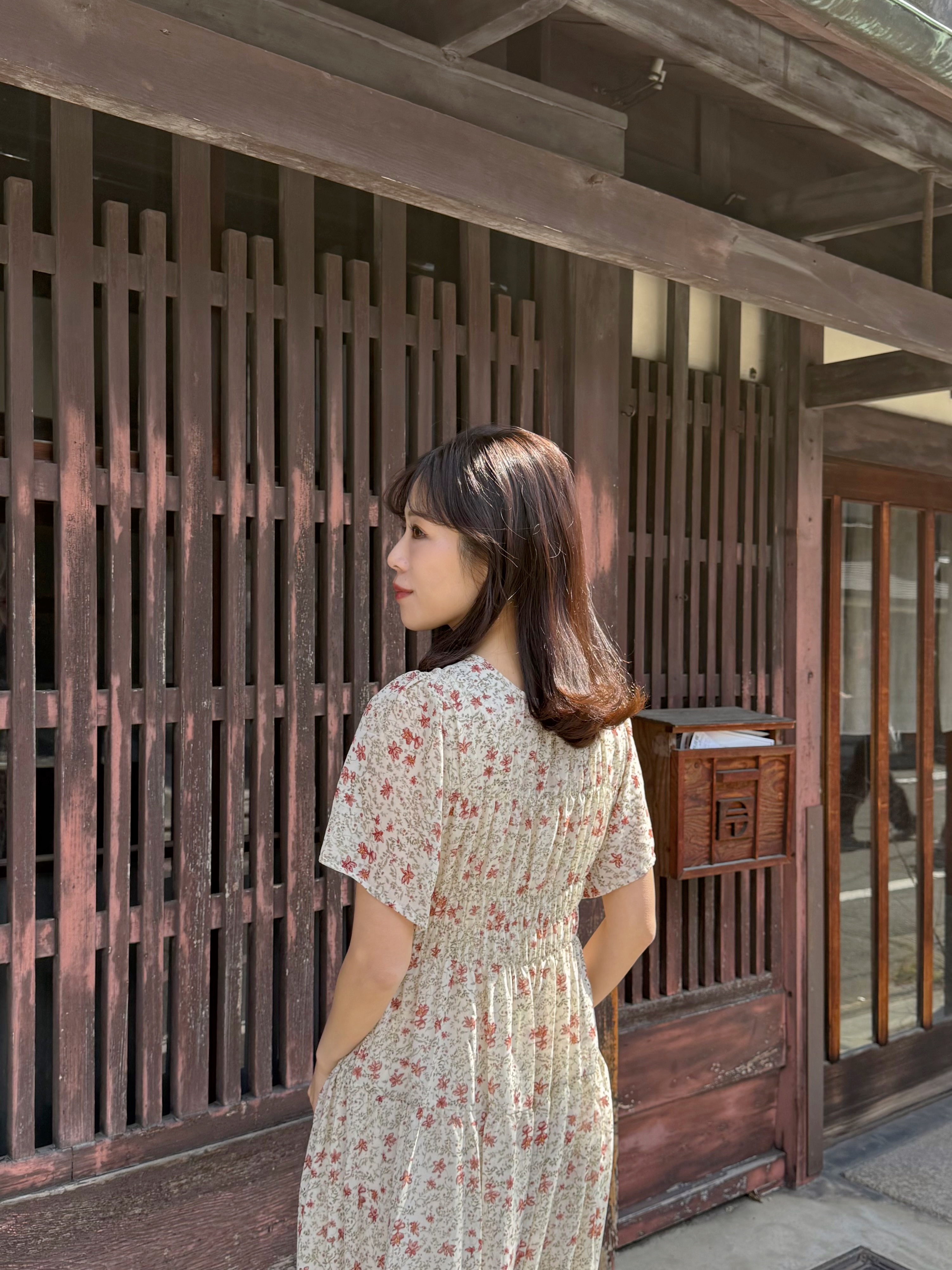 傘袖碎花摺摺雪紡連身裙