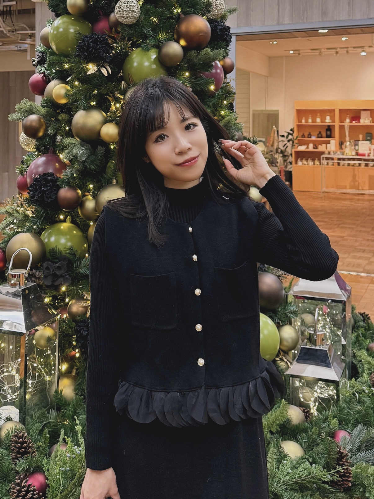 企領針織連身裙 + 花瓣雪紡邊背心套裝