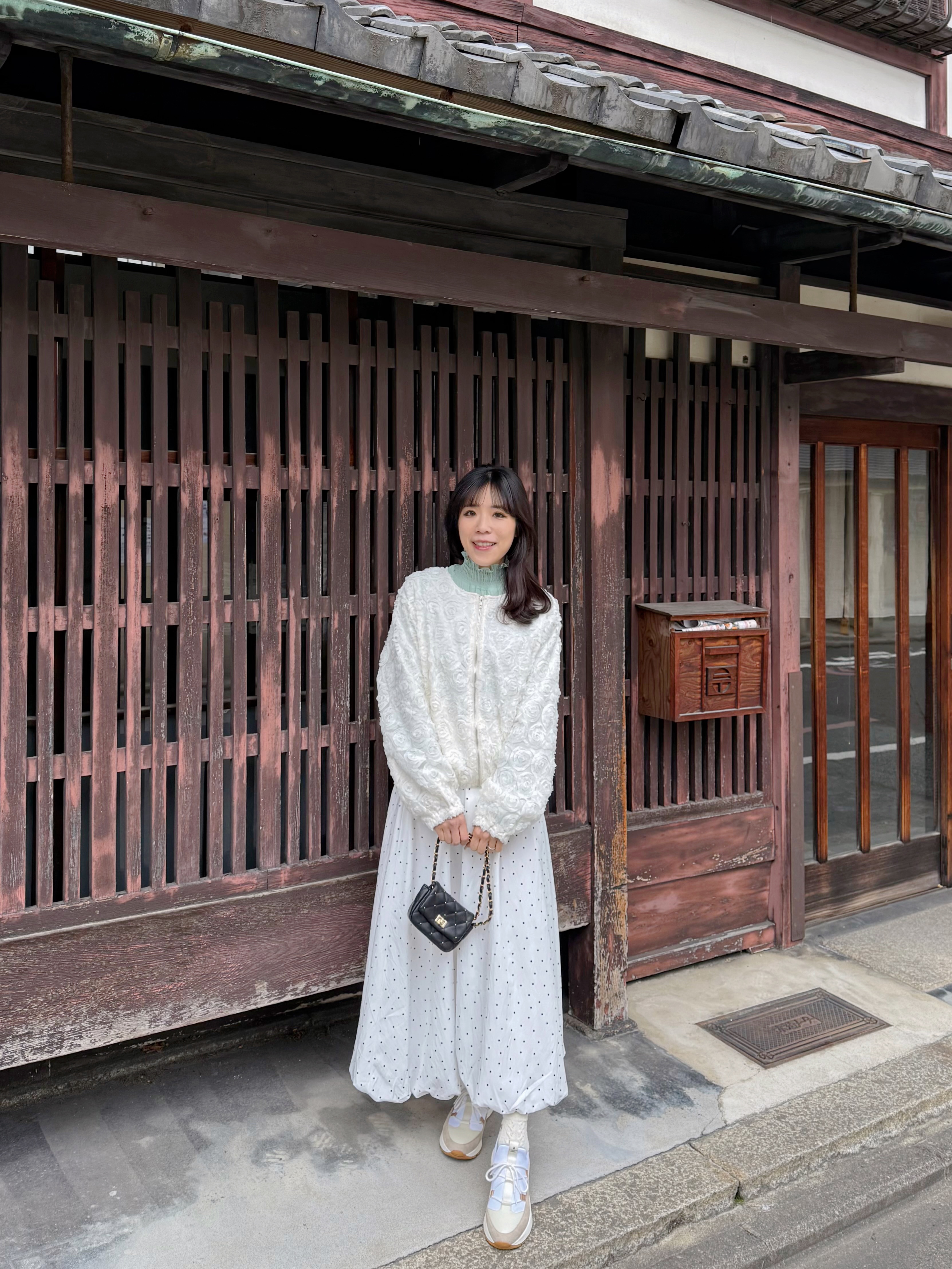 立體花花雪紡圓領拉鍊外套