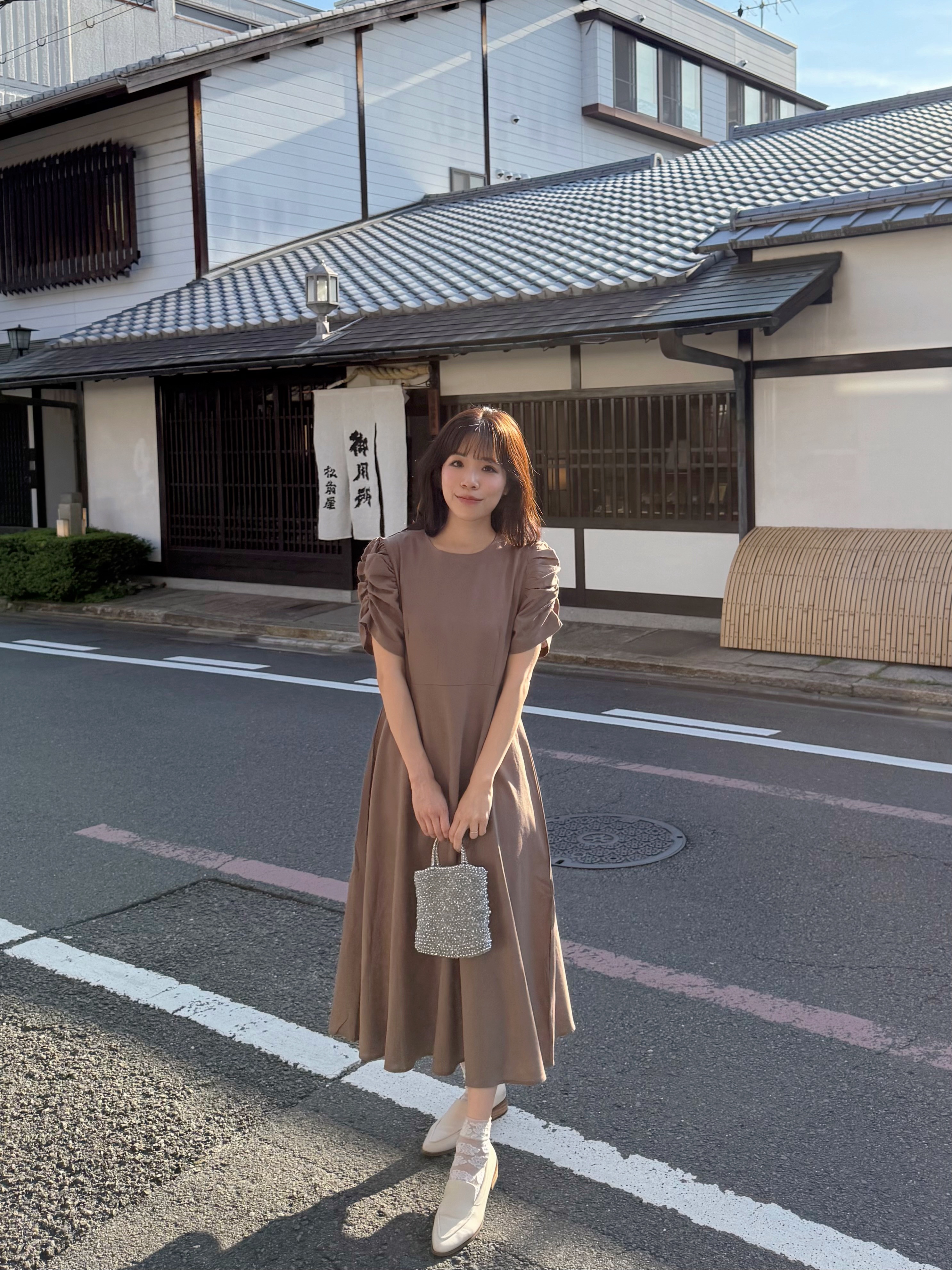 2色•淨色簡約公主袖修腰連身裙