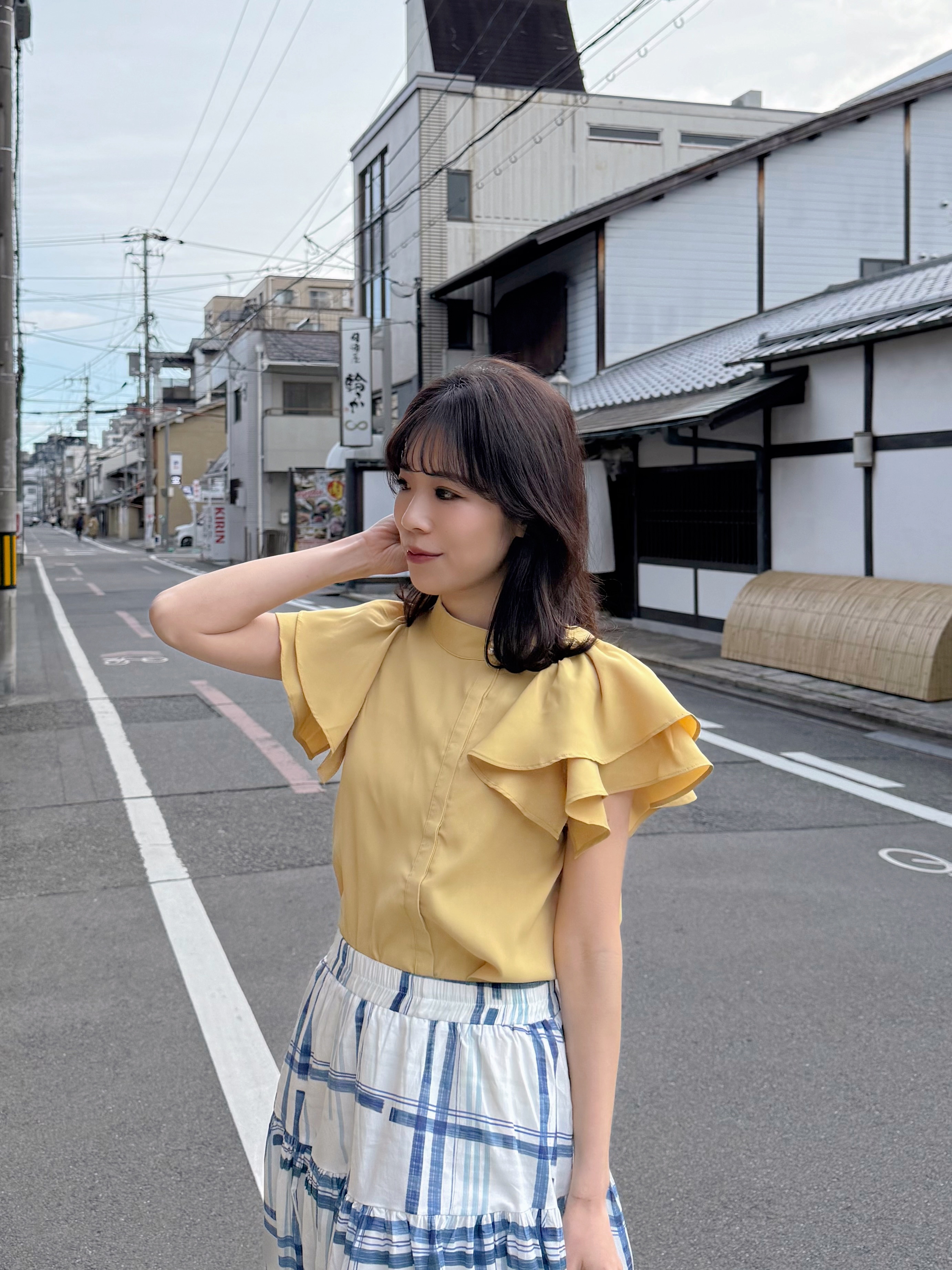 2色•淨色珍珠領飄飄傘袖雪紡上衣