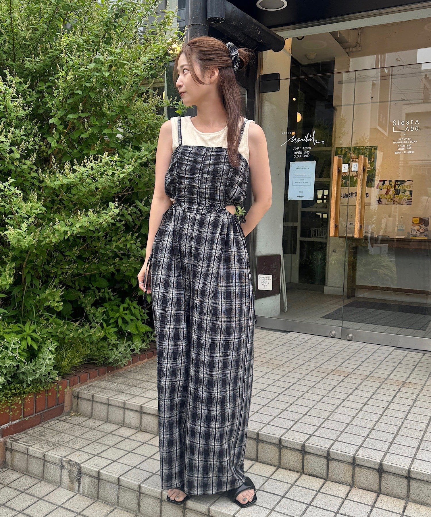黑白格吊帶連身褲 + 髮圈套裝