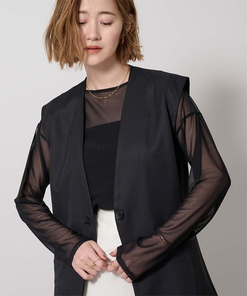 半透款寬領上衣