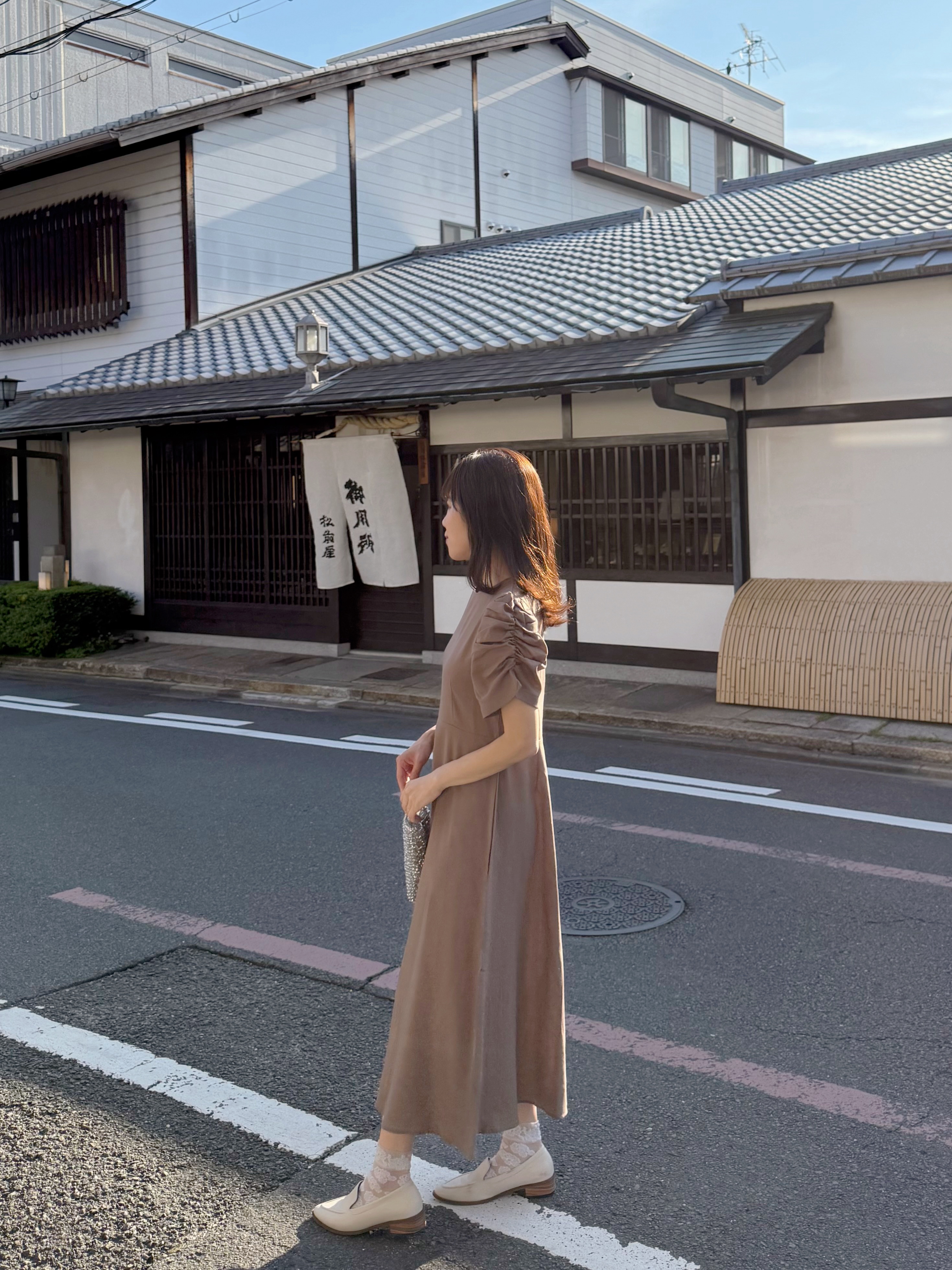 2色•淨色簡約公主袖修腰連身裙