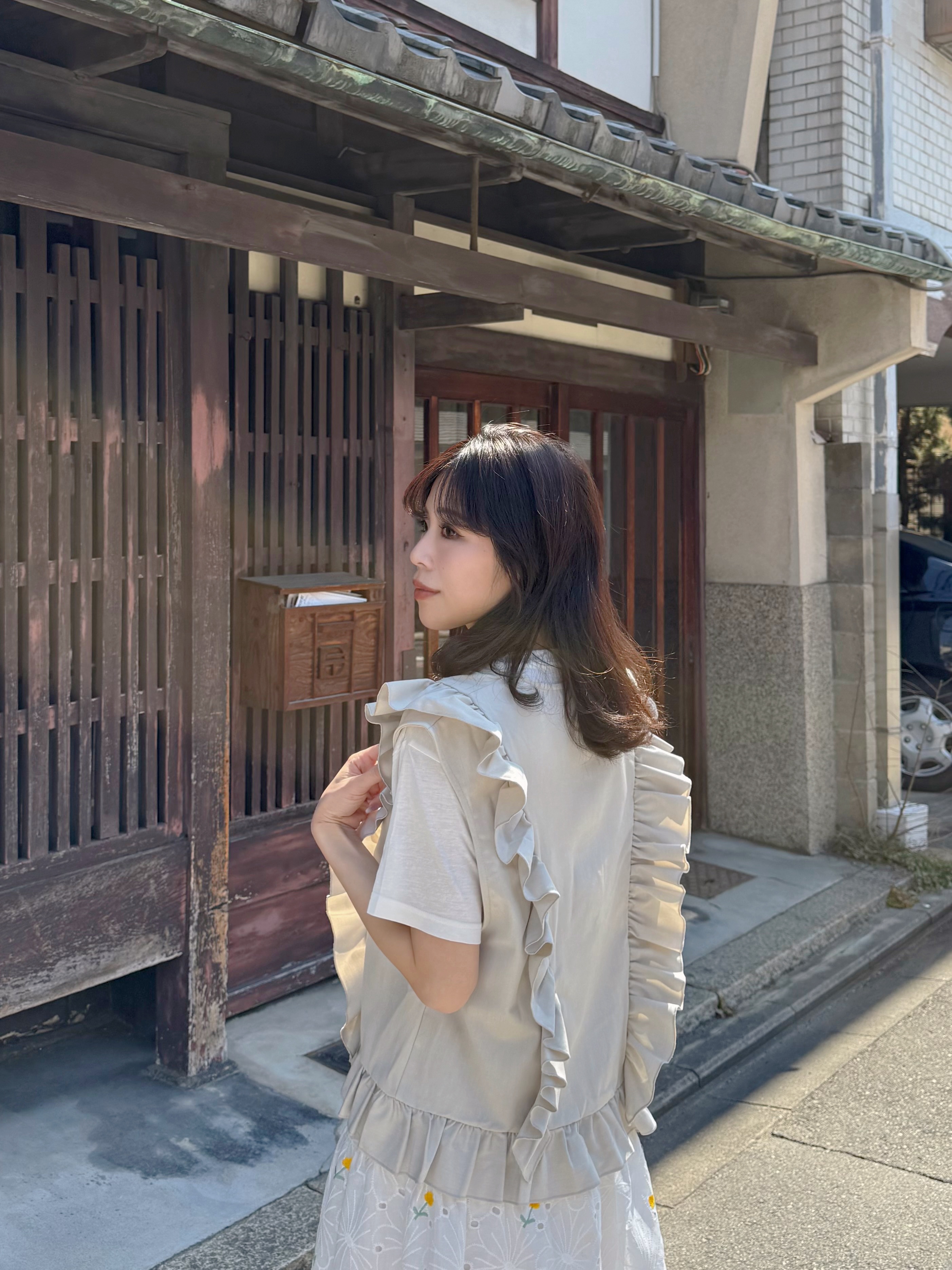 2色•波浪邊蝴蝶結背心