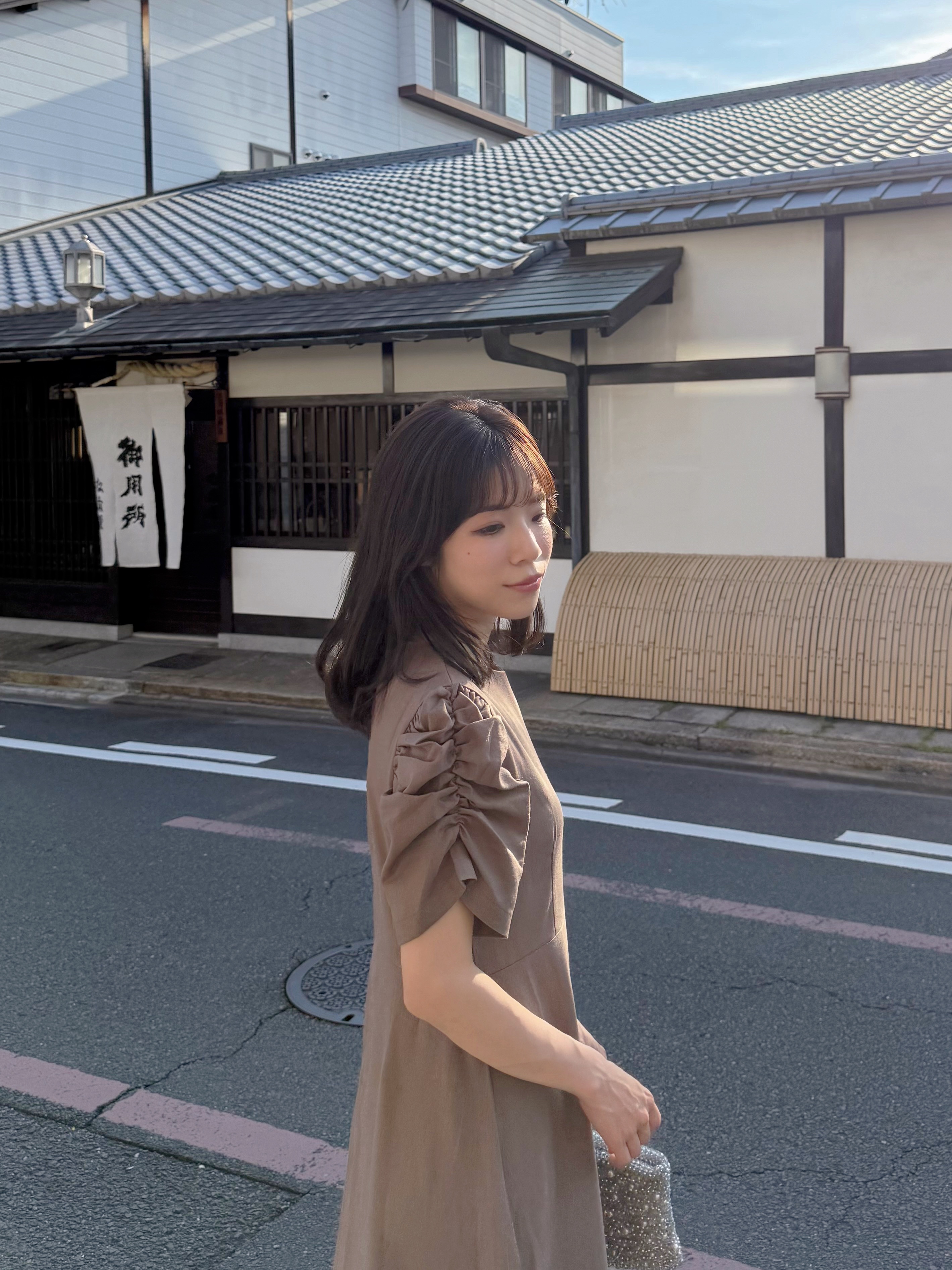 2色•淨色簡約公主袖修腰連身裙