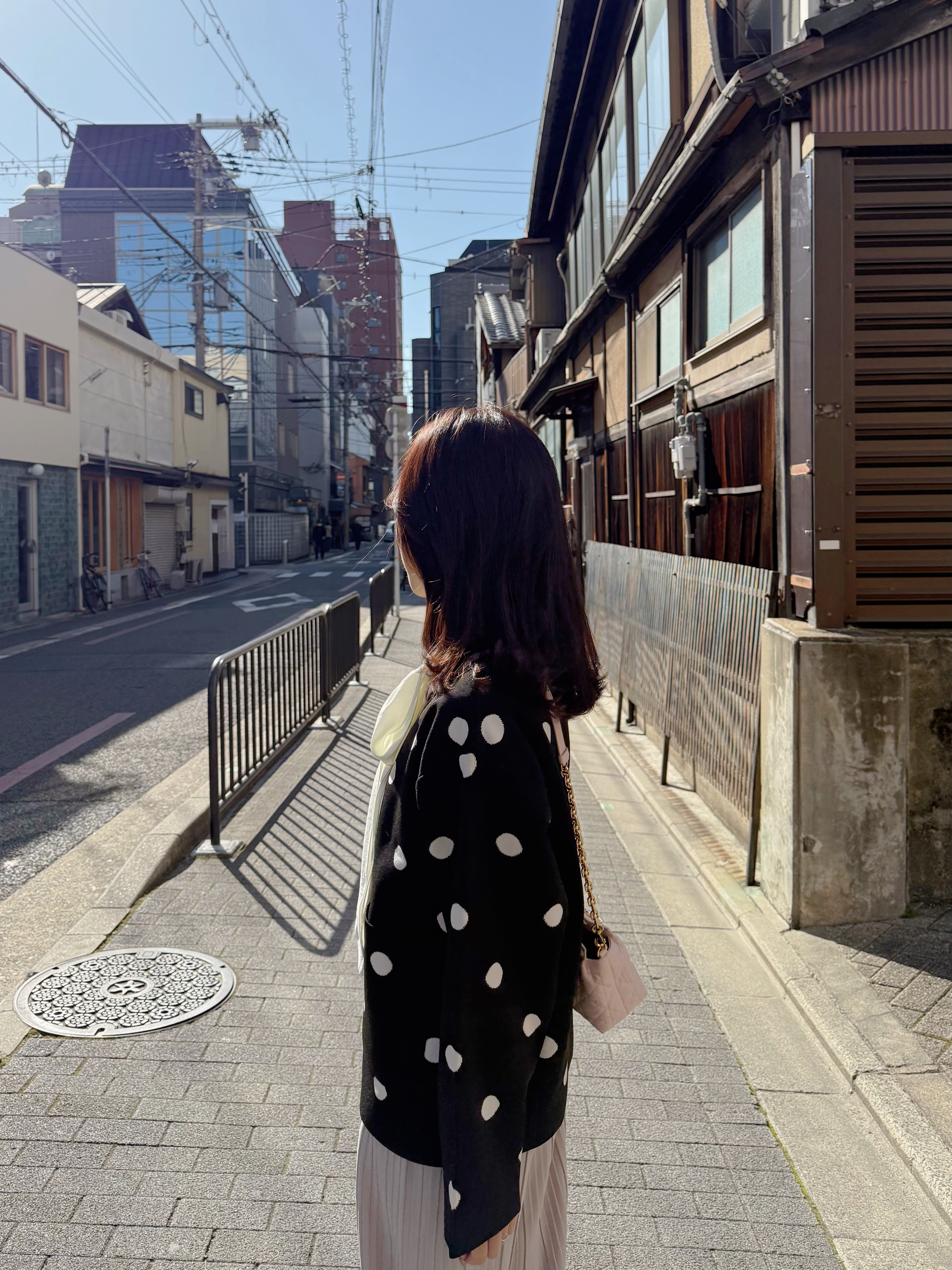 2色•波點防起毛粒針織拉鍊外套