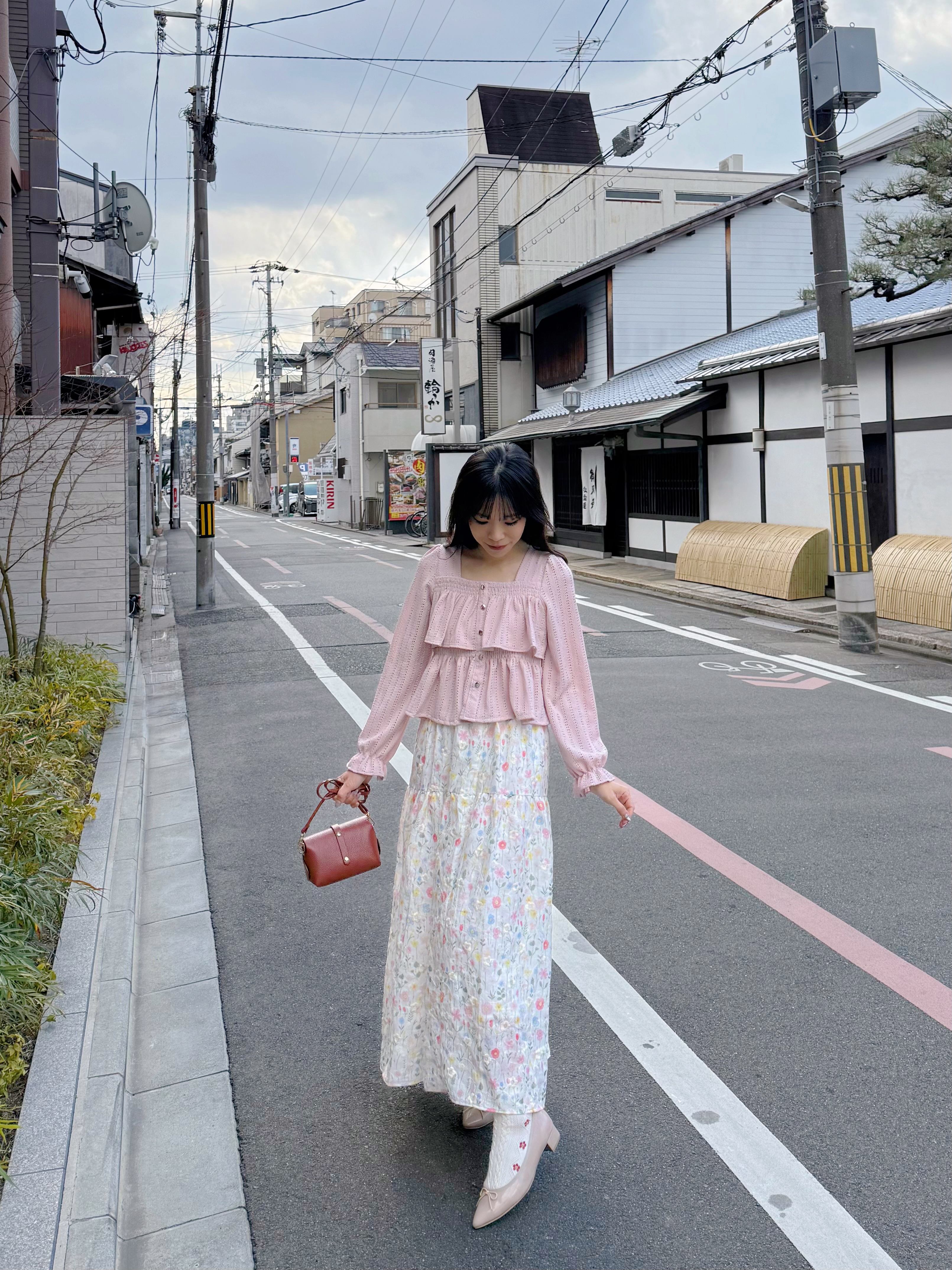 方領波浪層次上衣