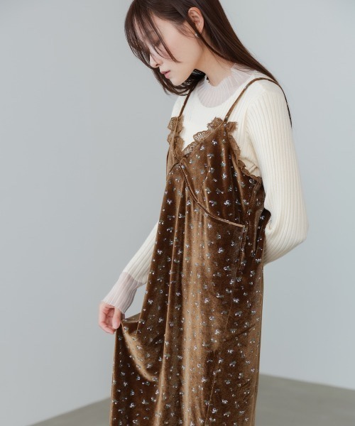 吊帶蕾絲碎花連身裙