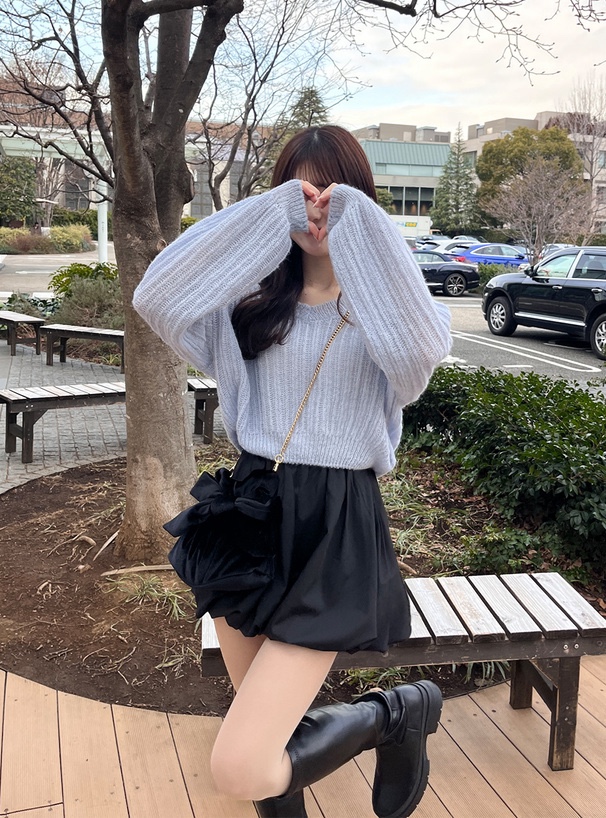 5色•V領鏤空糖果色上衣