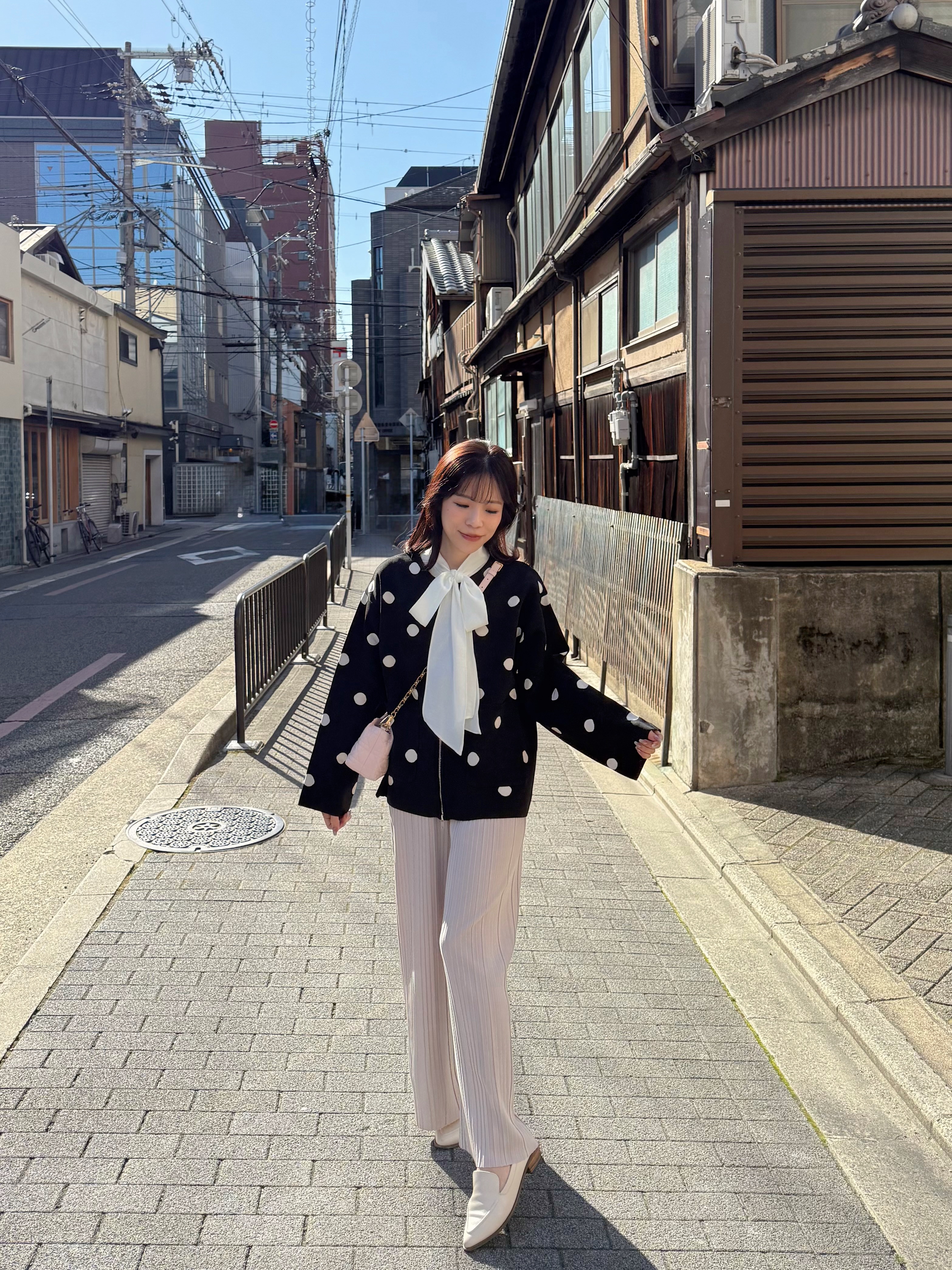 2色•波點防起毛粒針織拉鍊外套