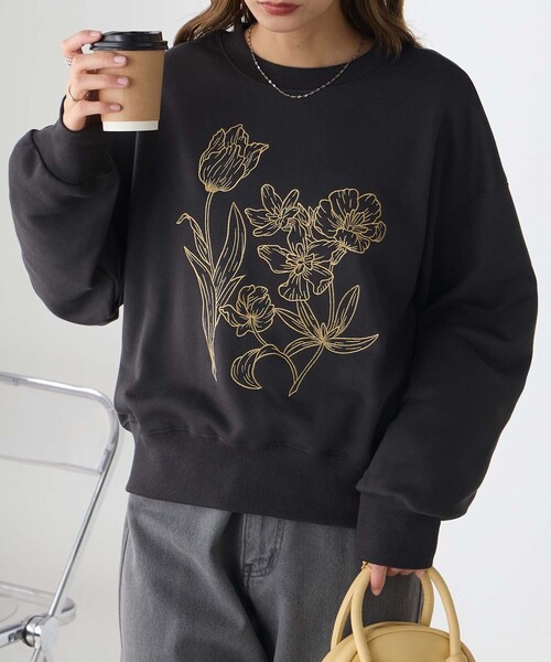 5色•花卉刺繡圓領衛衣