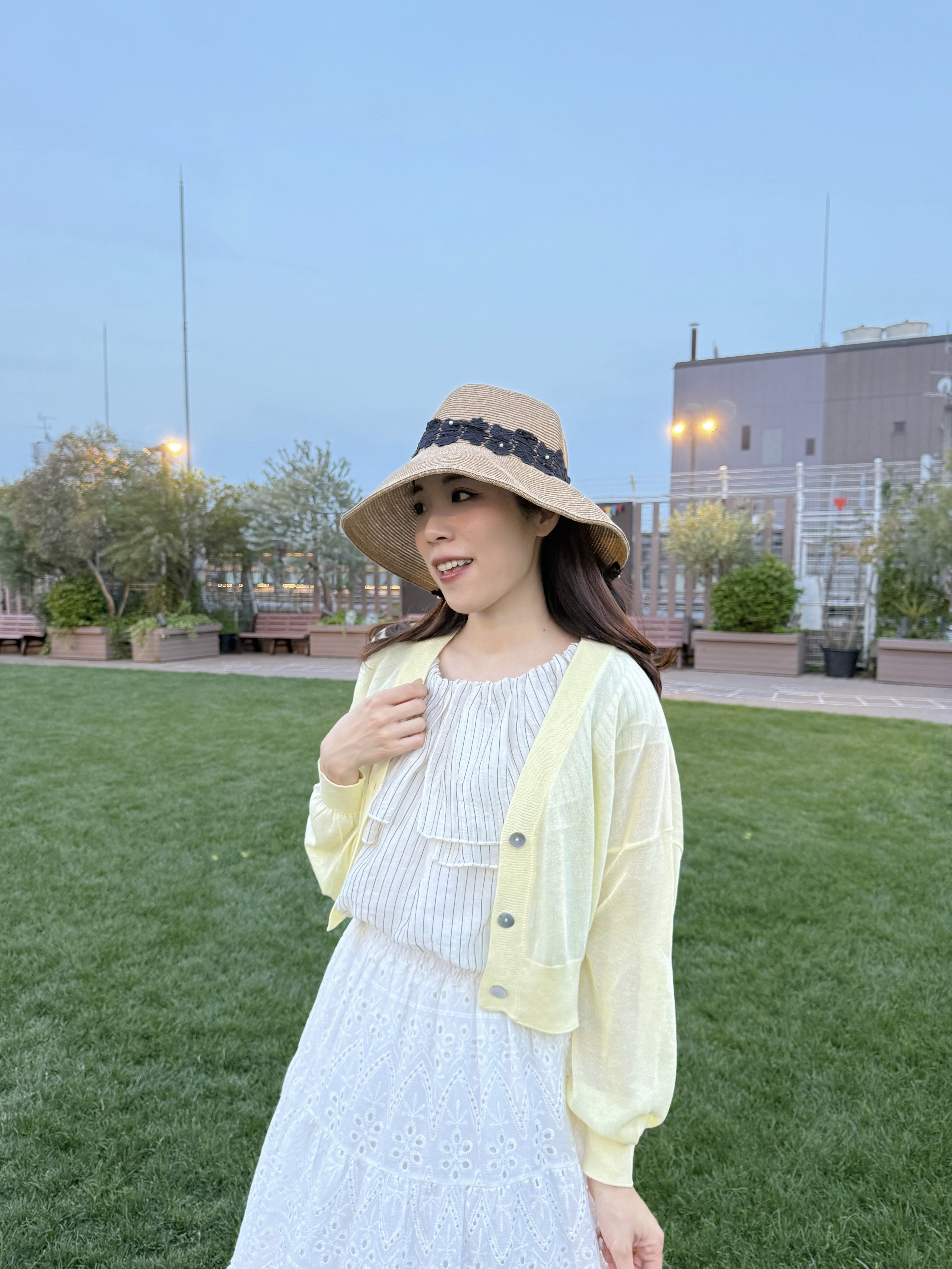 淨色薄款針織外套