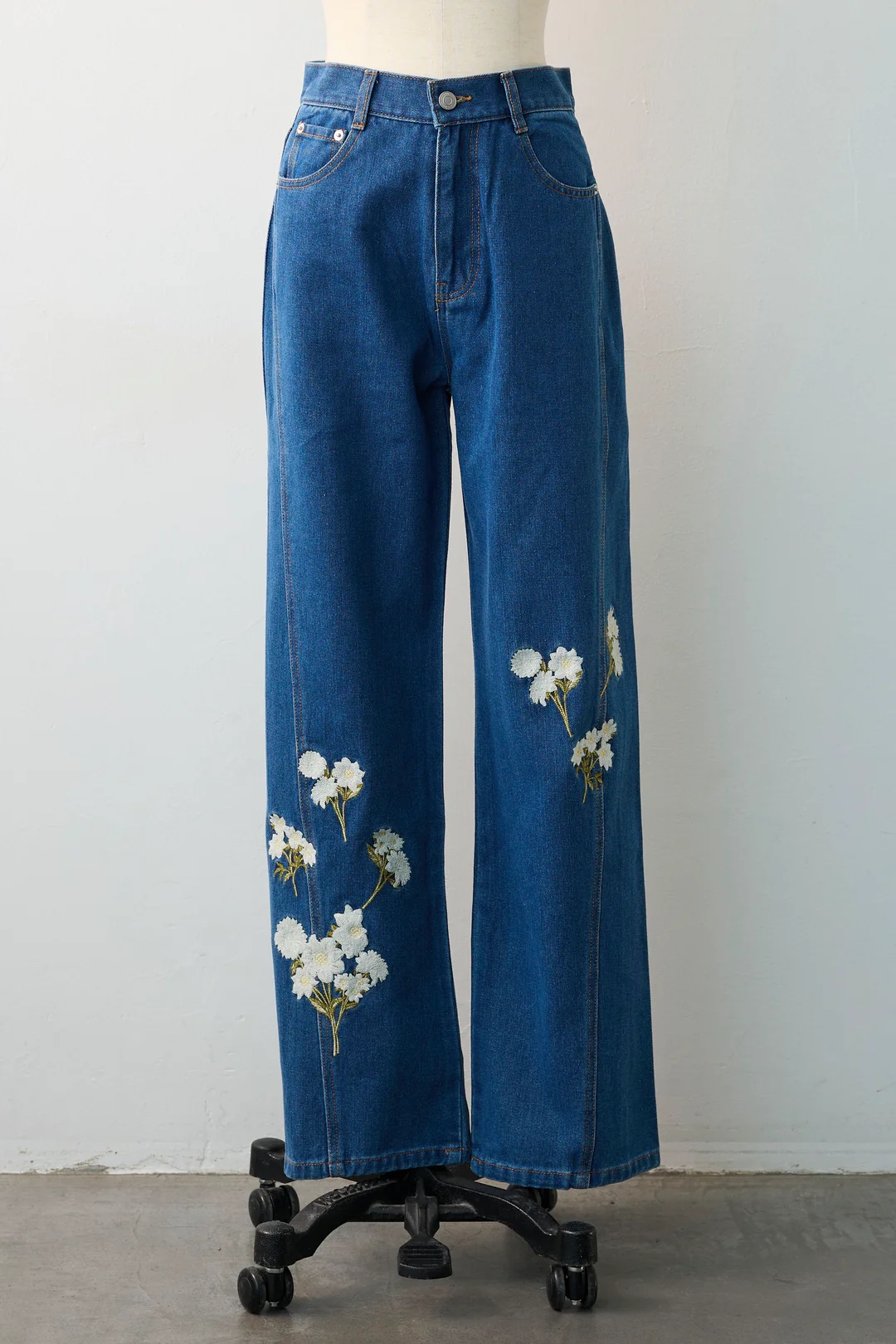 刺繡花闊腳修腳牛仔褲