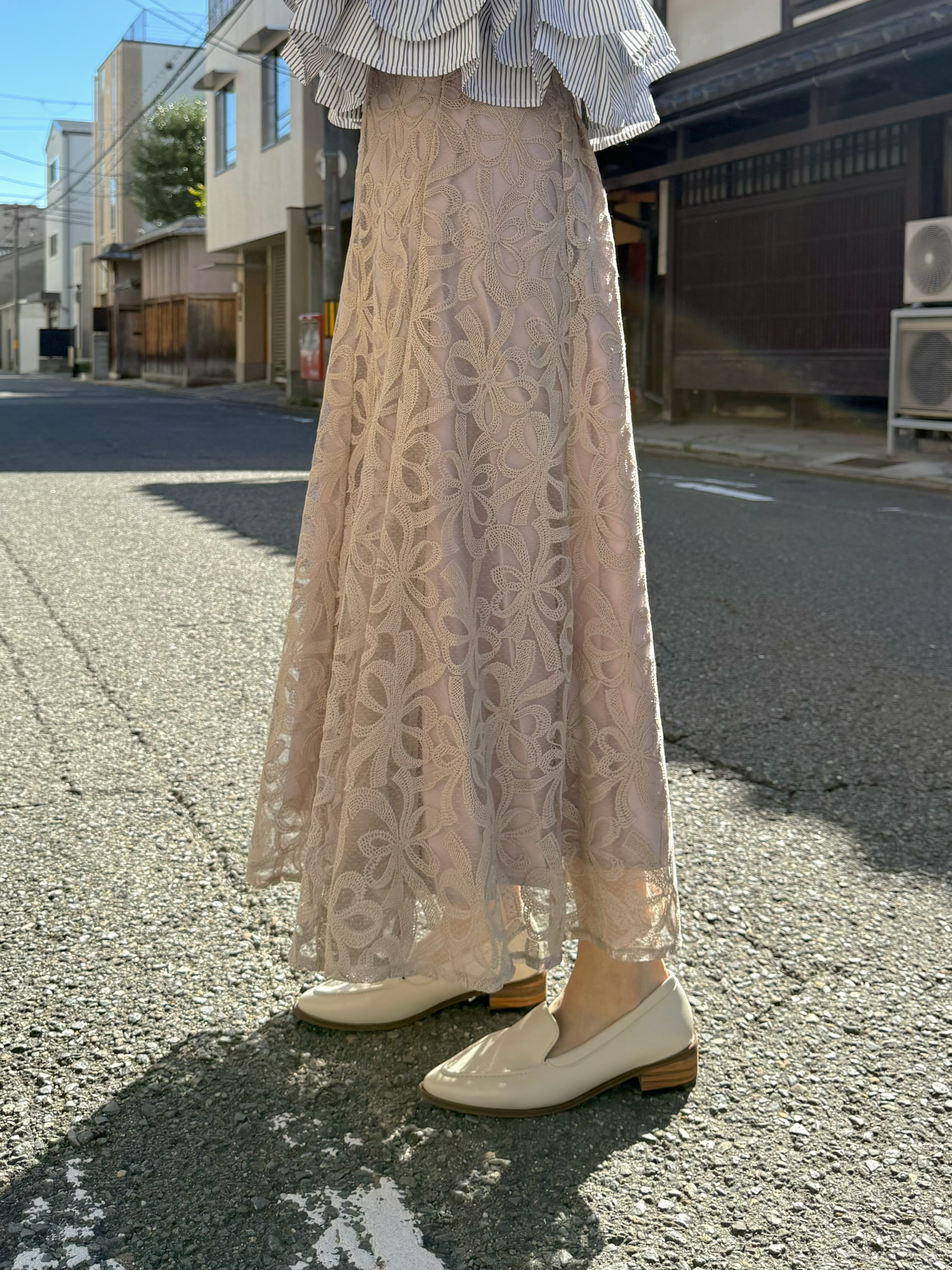 3色•蝴蝶結刺繡蕾絲高腰裙