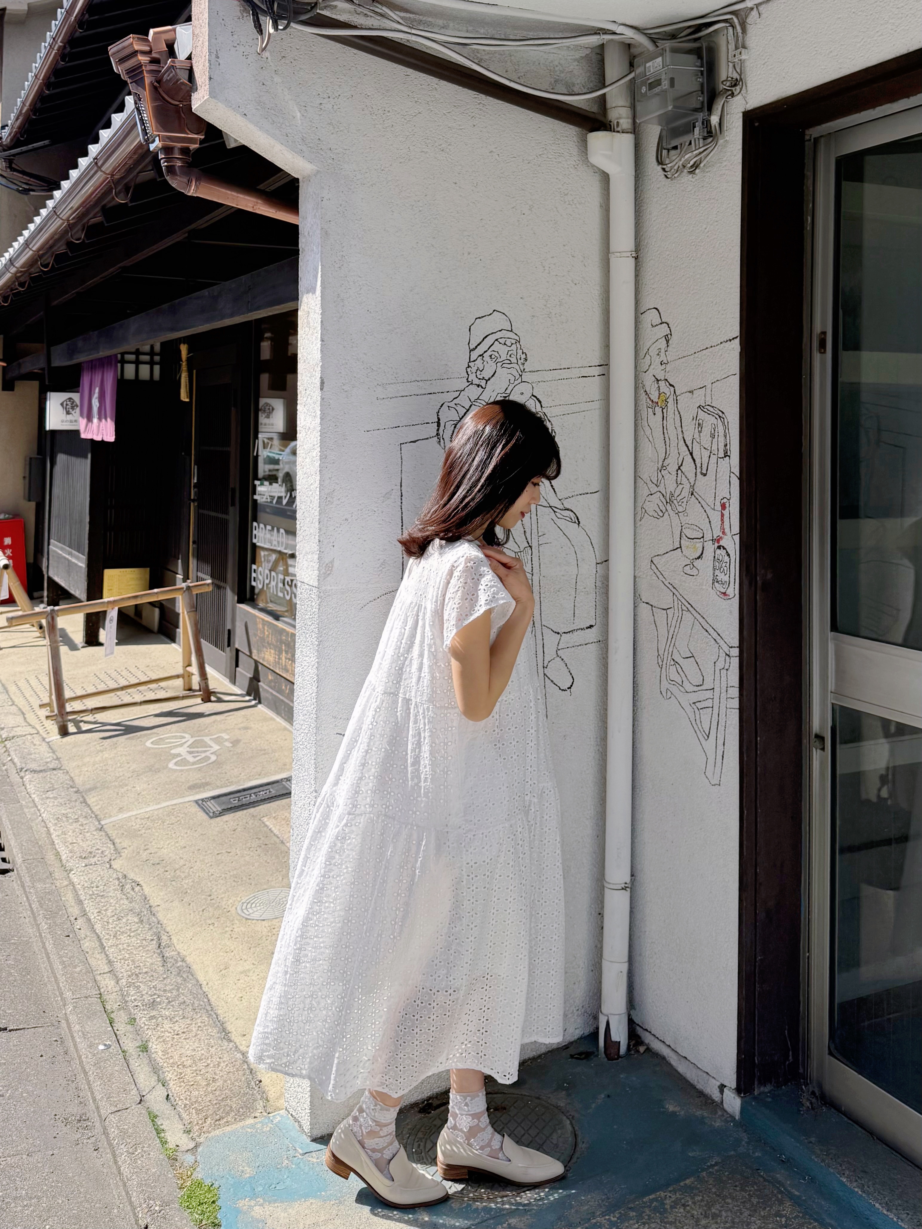 刺繡鏤空純綿短袖連身裙