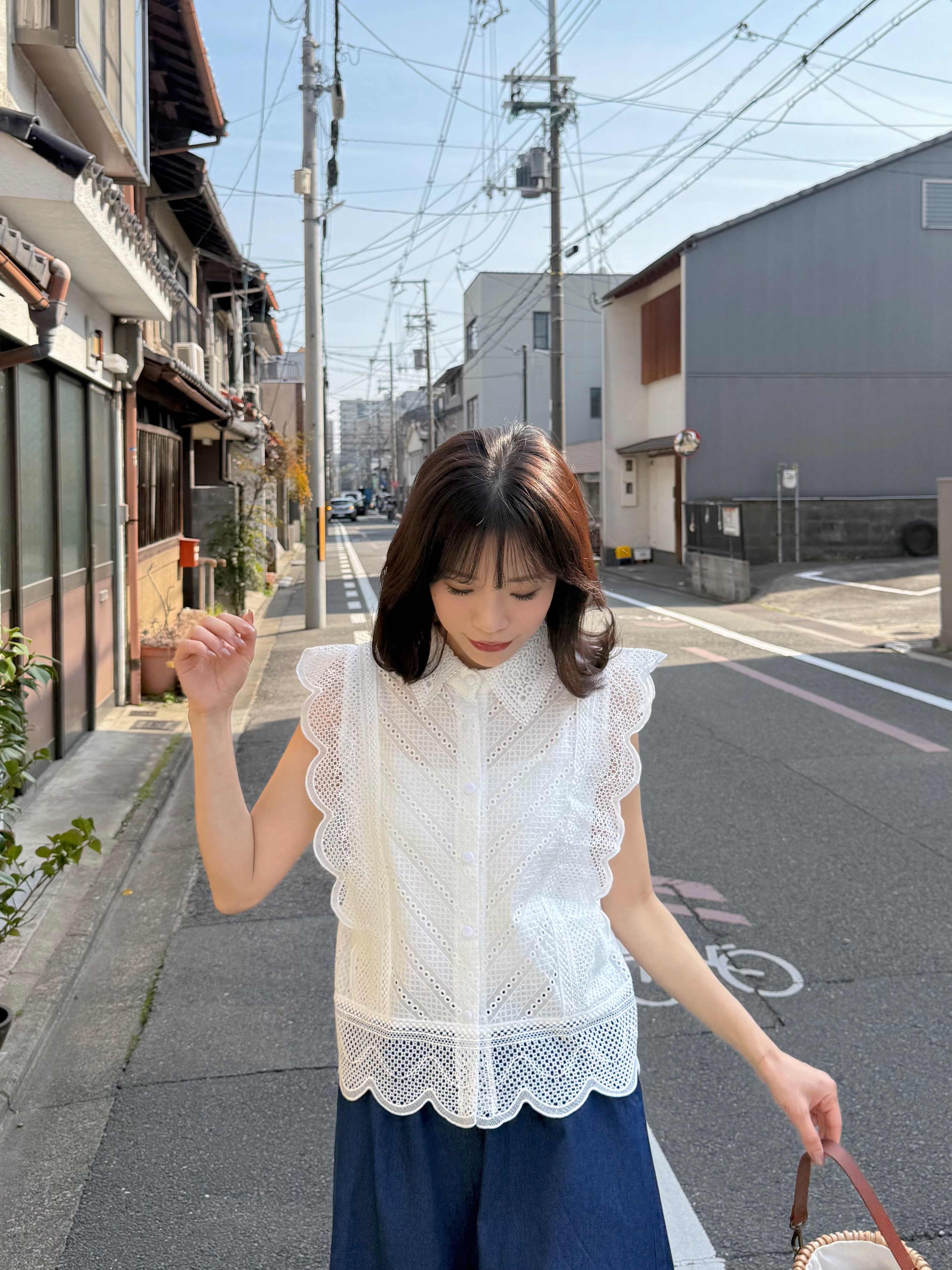 刺繡蕾絲恤衫背心