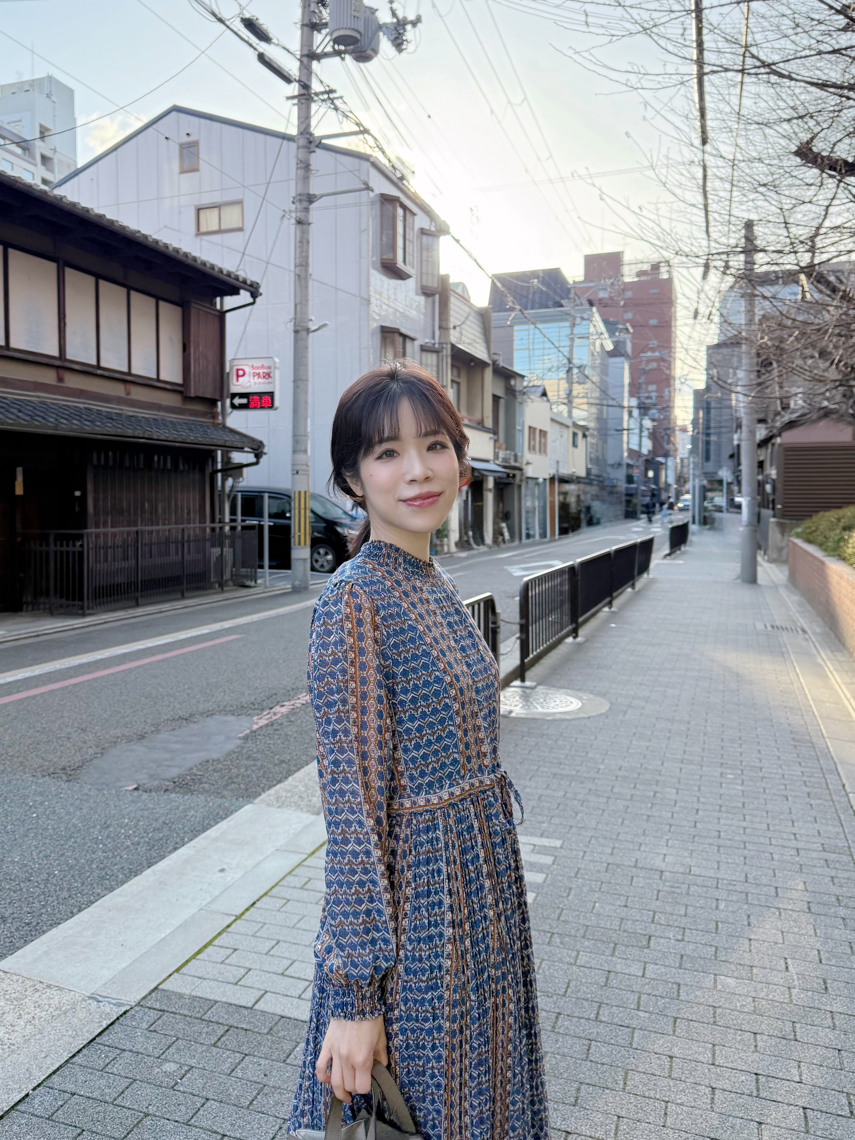 深藍拼色復古印花雪紡連身裙