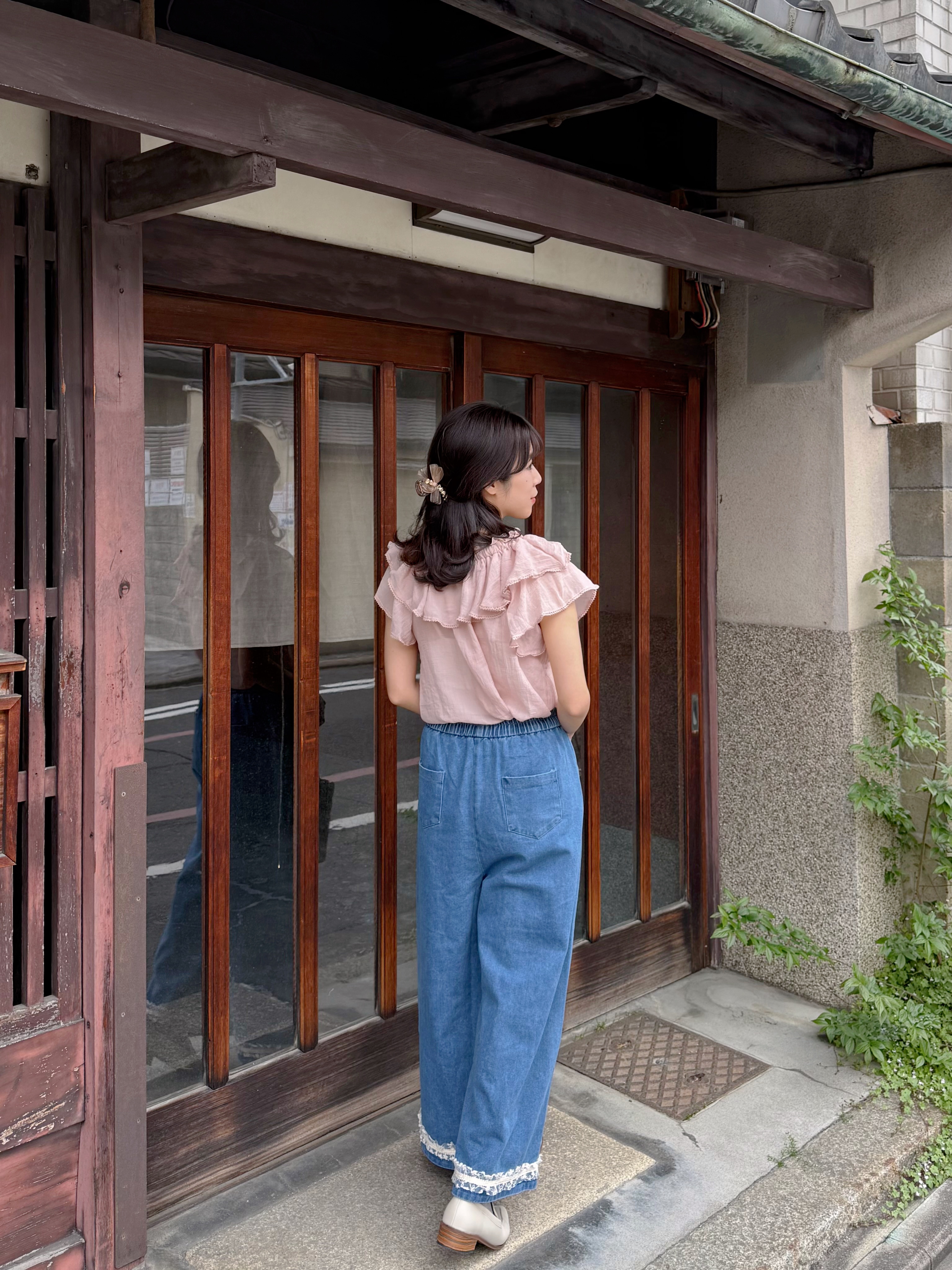 蕾絲邊闊腳牛仔褲