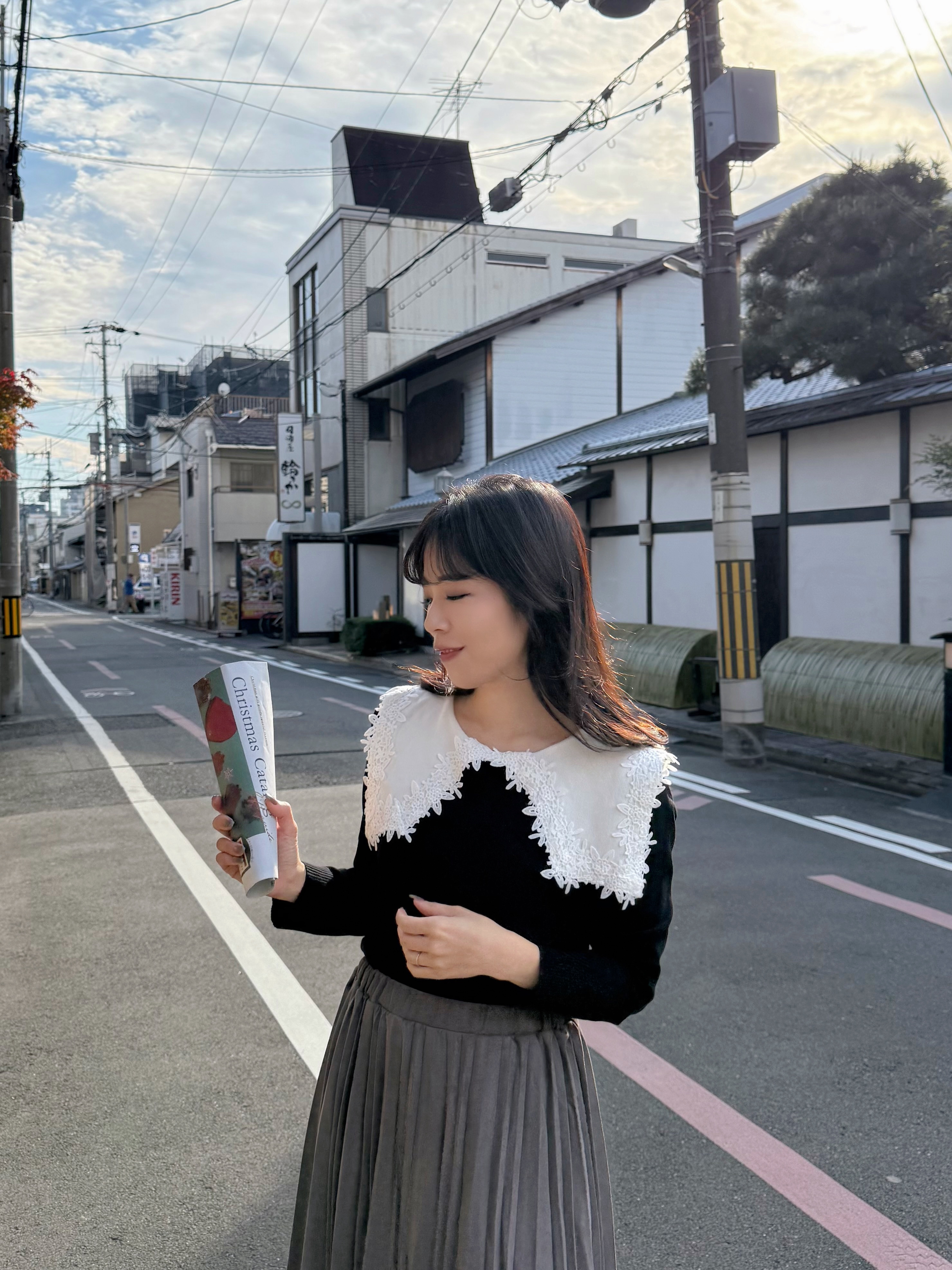 2色•蕾絲花邊大領針織上衣